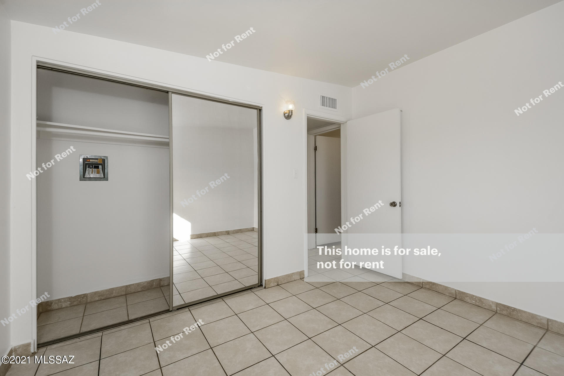 6950 E Calle Neptuno