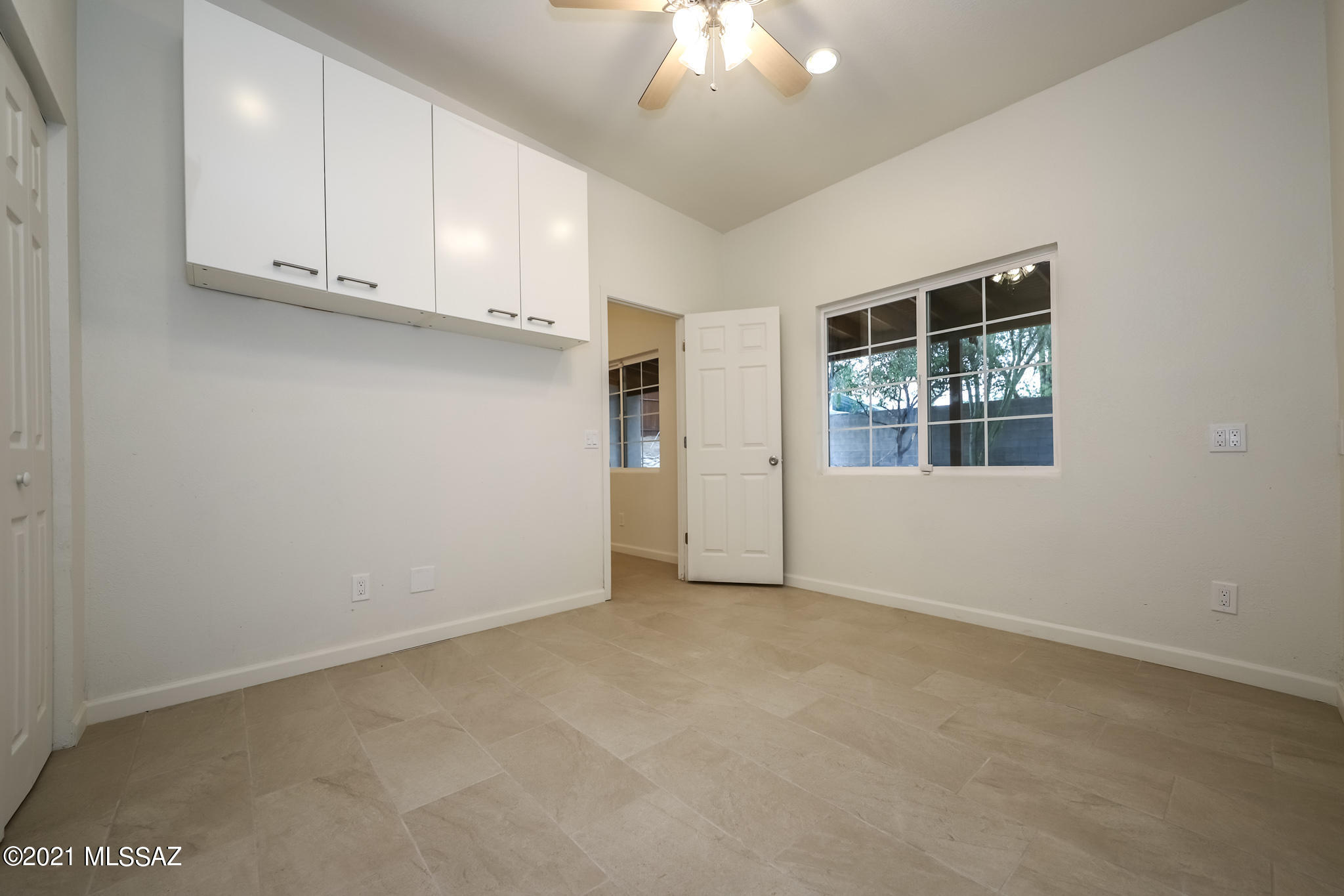 3042 W Liberty Tree Lane