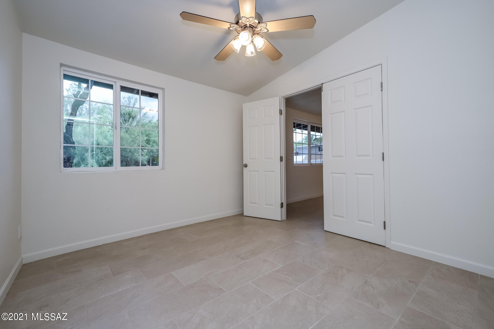 3042 W Liberty Tree Lane