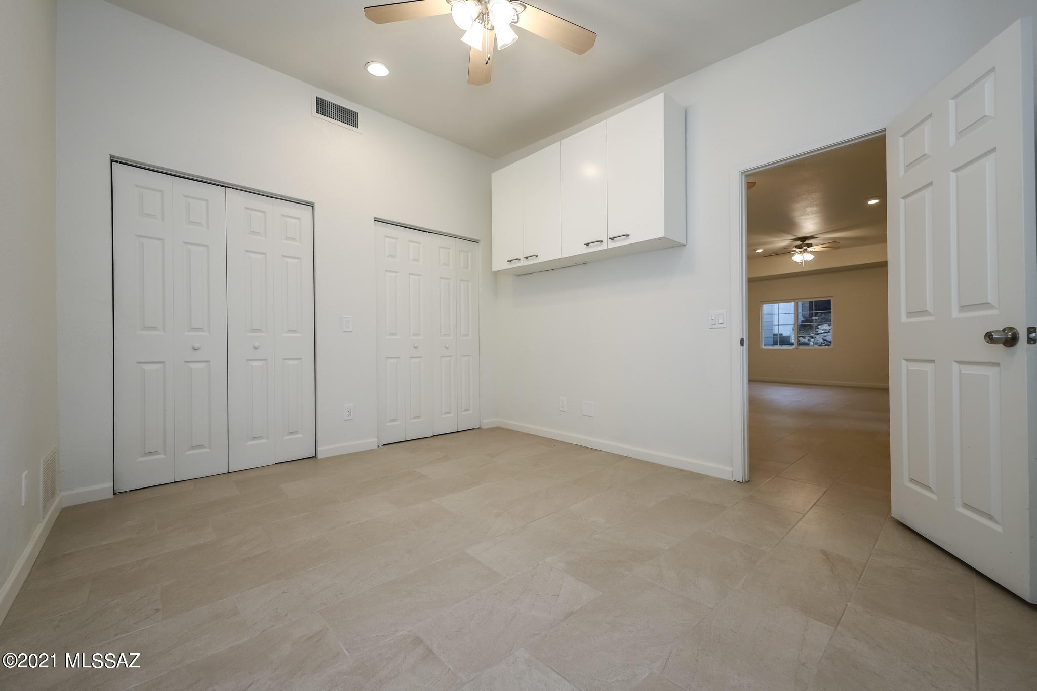 3042 W Liberty Tree Lane