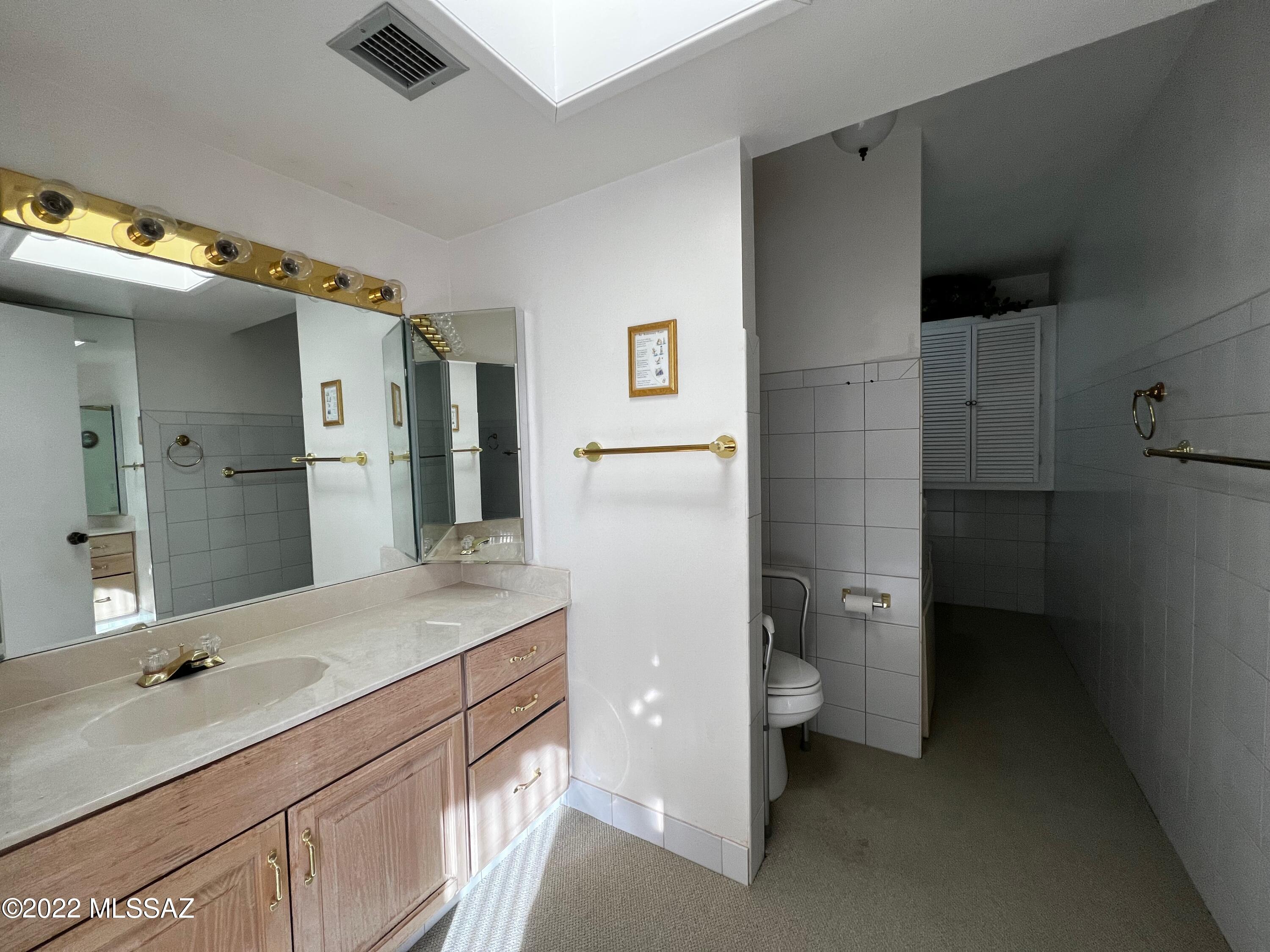 1650 N Paseo Dorado