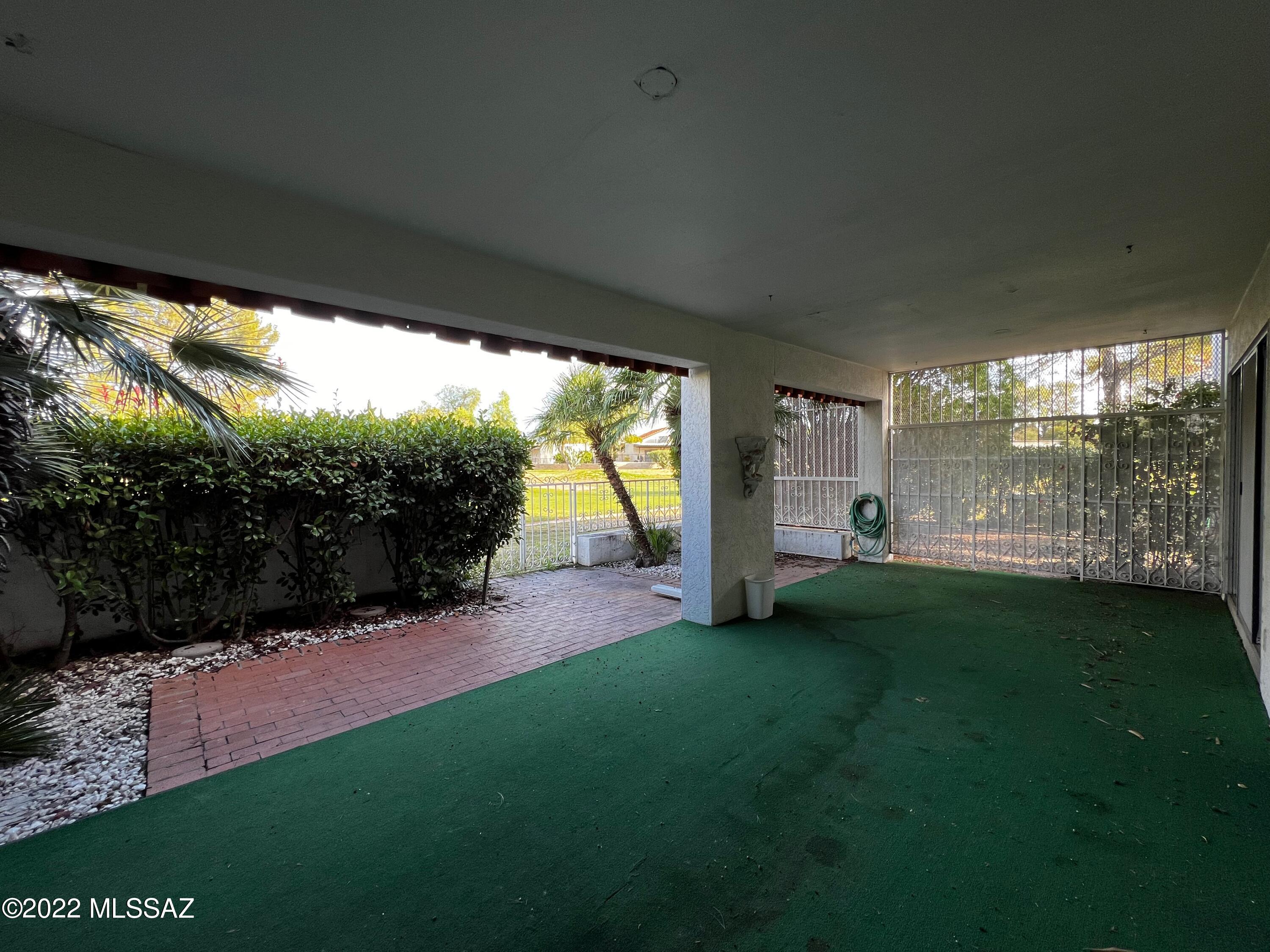 1650 N Paseo Dorado