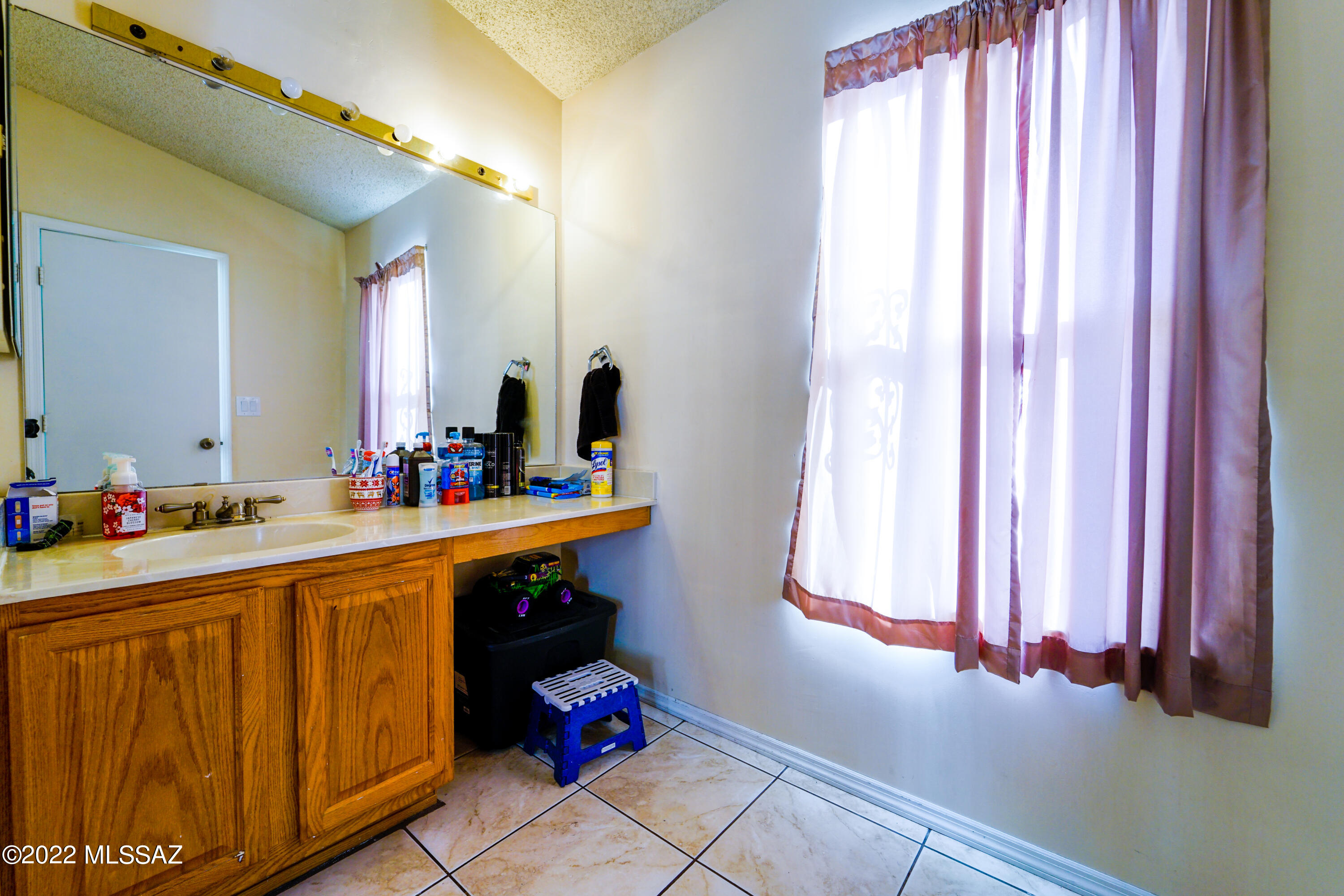 1621 W Colonial Heights
