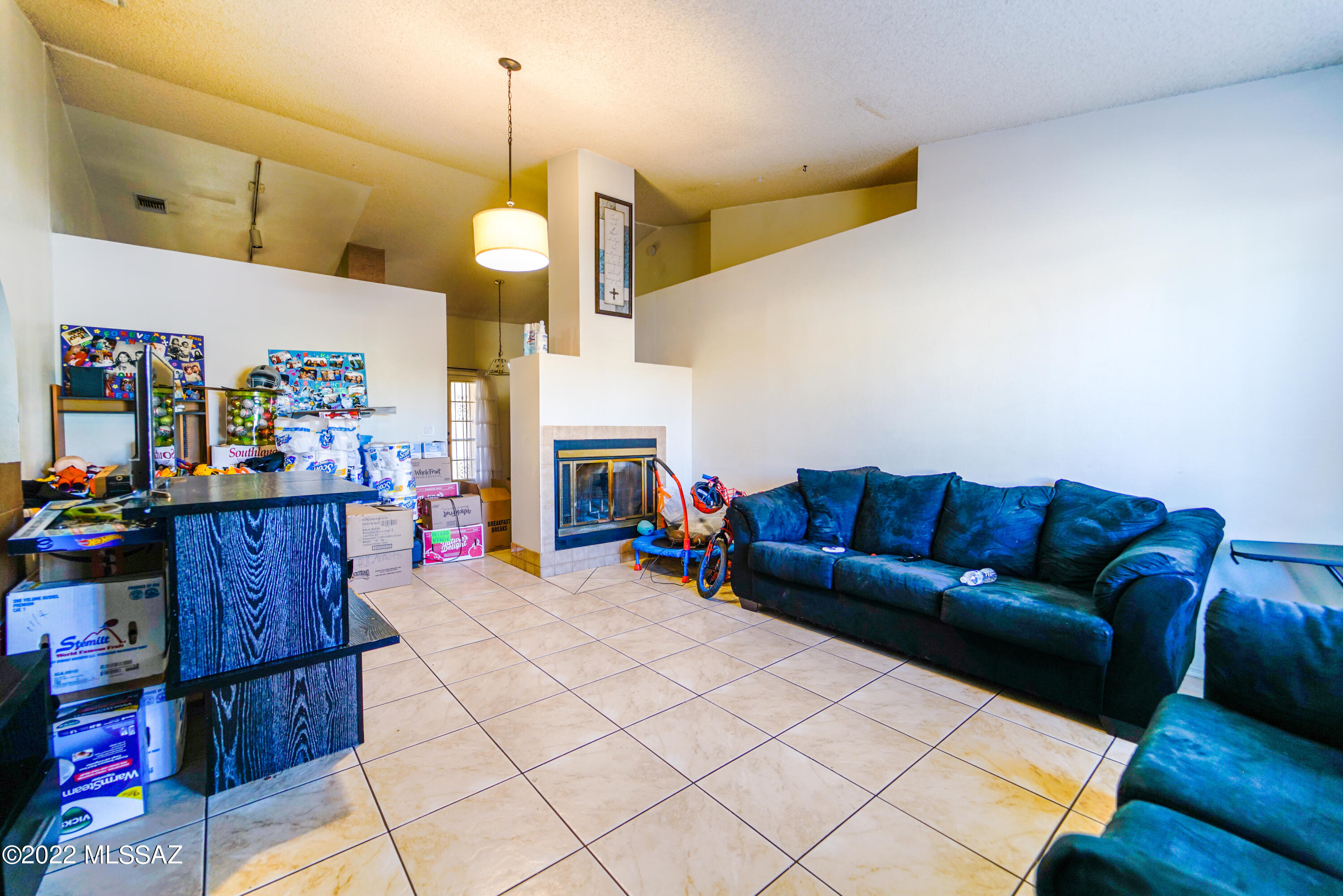 1621 W Colonial Heights