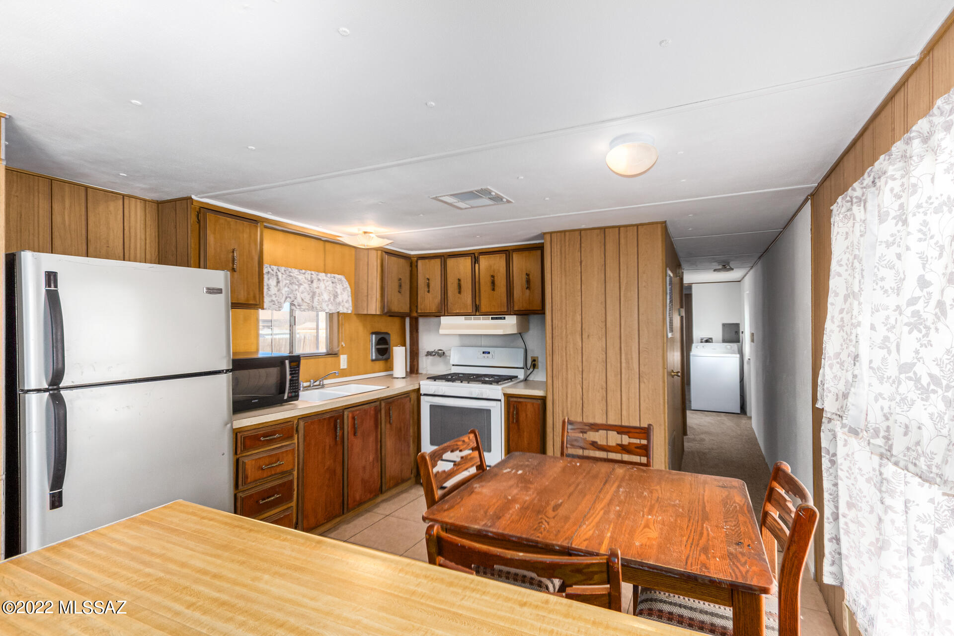 1400 W Buena Tierra Place