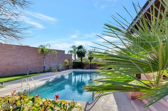 2038 E Calle De Dulcinea