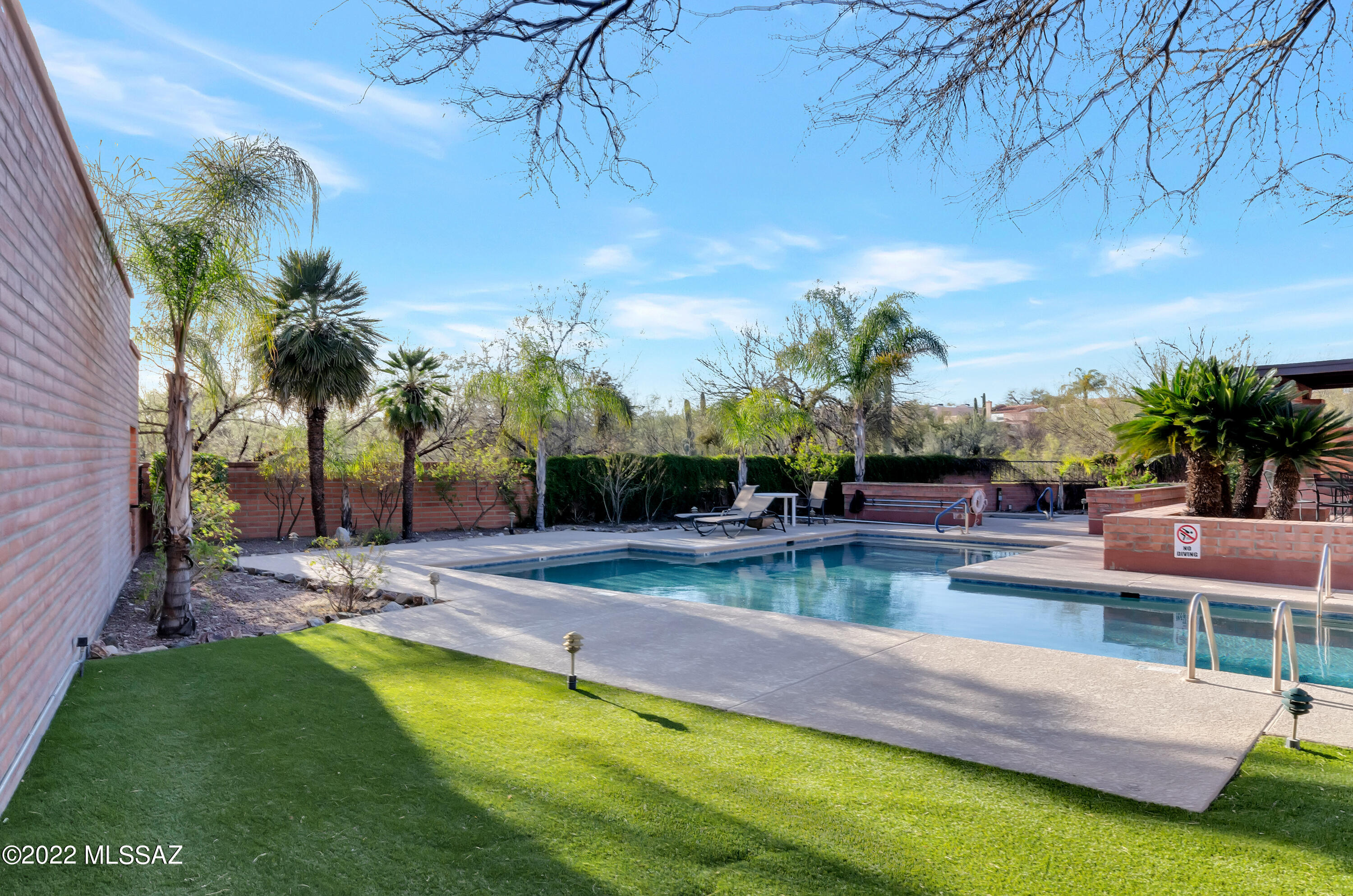 2038 E Calle De Dulcinea