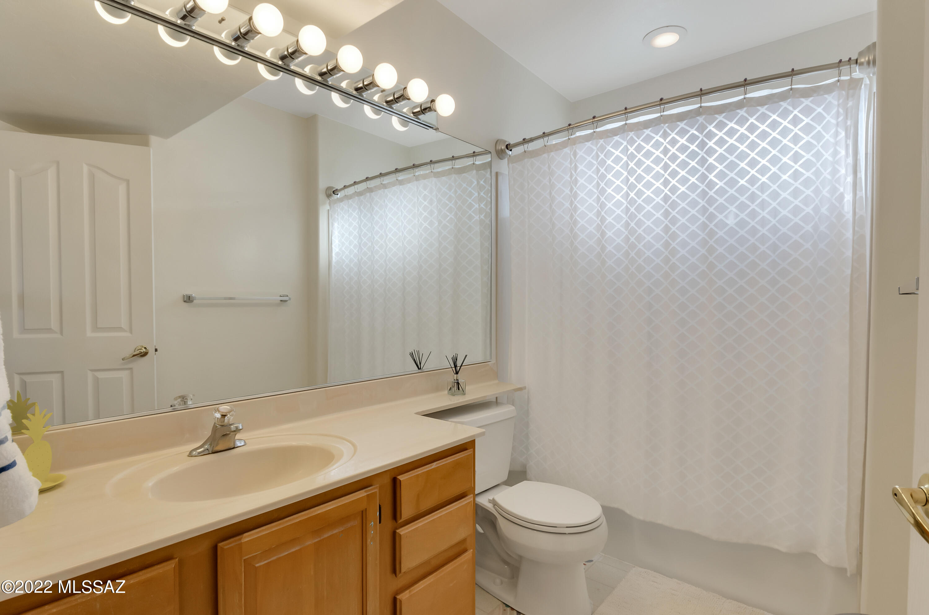 2038 E Calle De Dulcinea