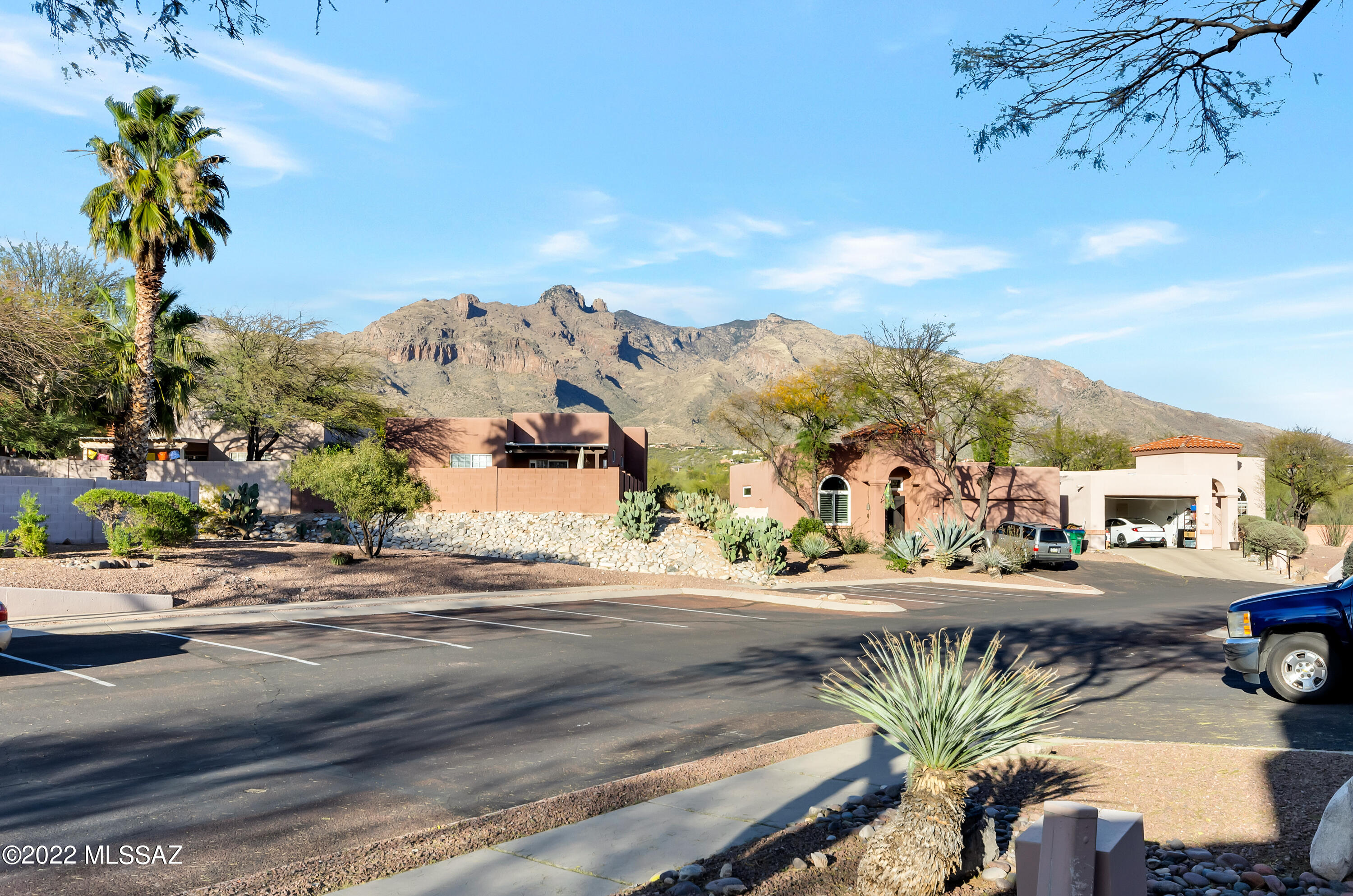 2038 E Calle De Dulcinea