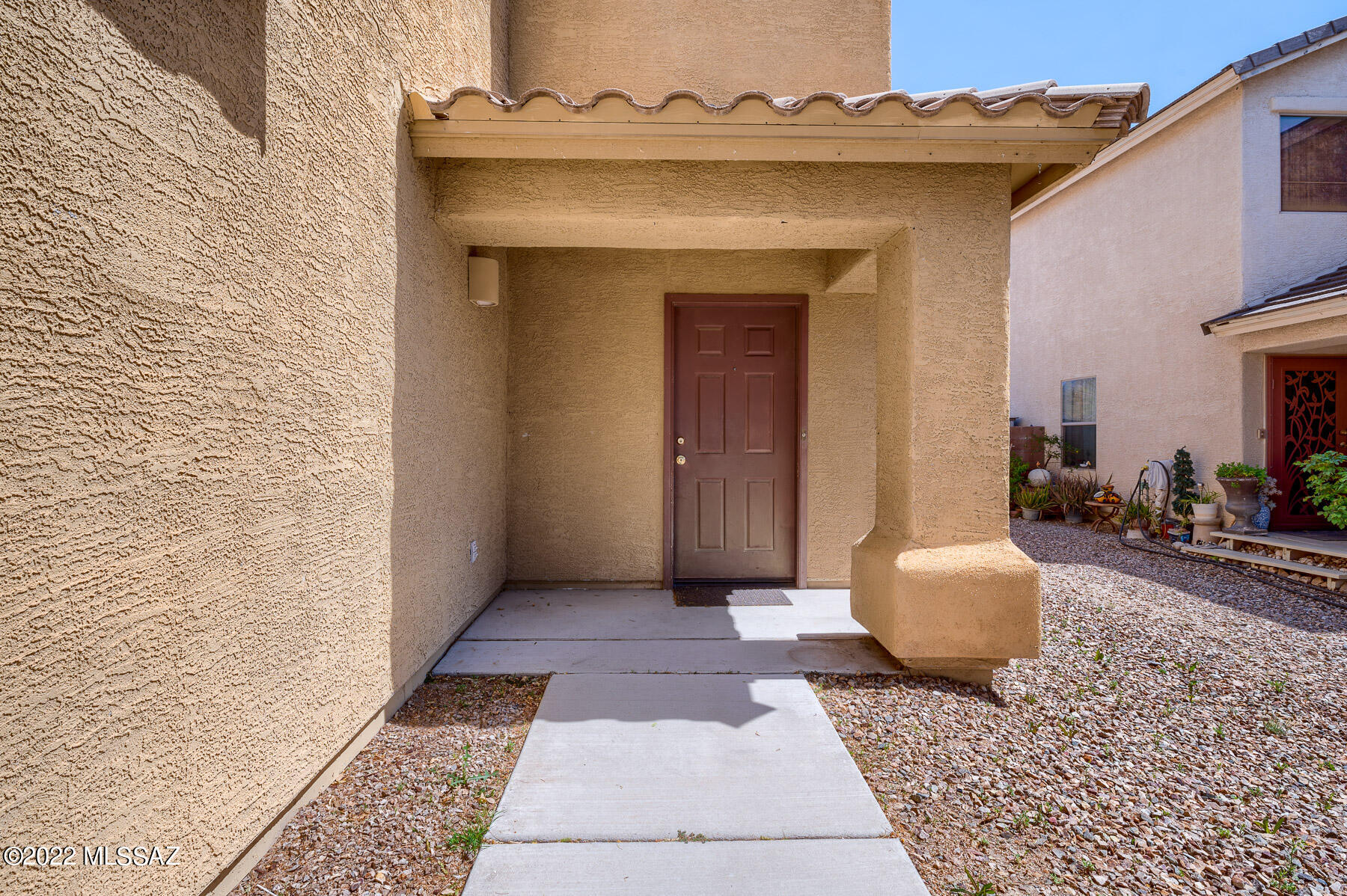2907 S Pantano Edge Drive