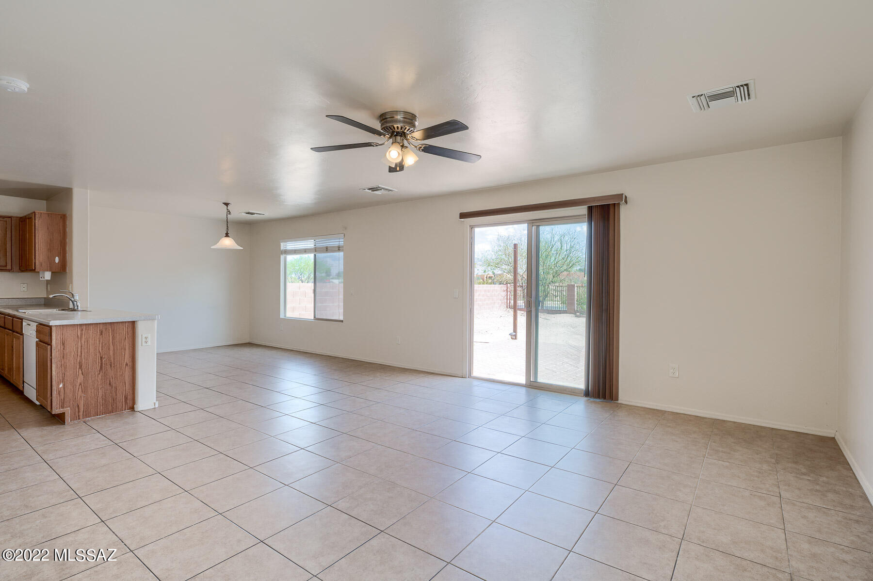 2907 S Pantano Edge Drive