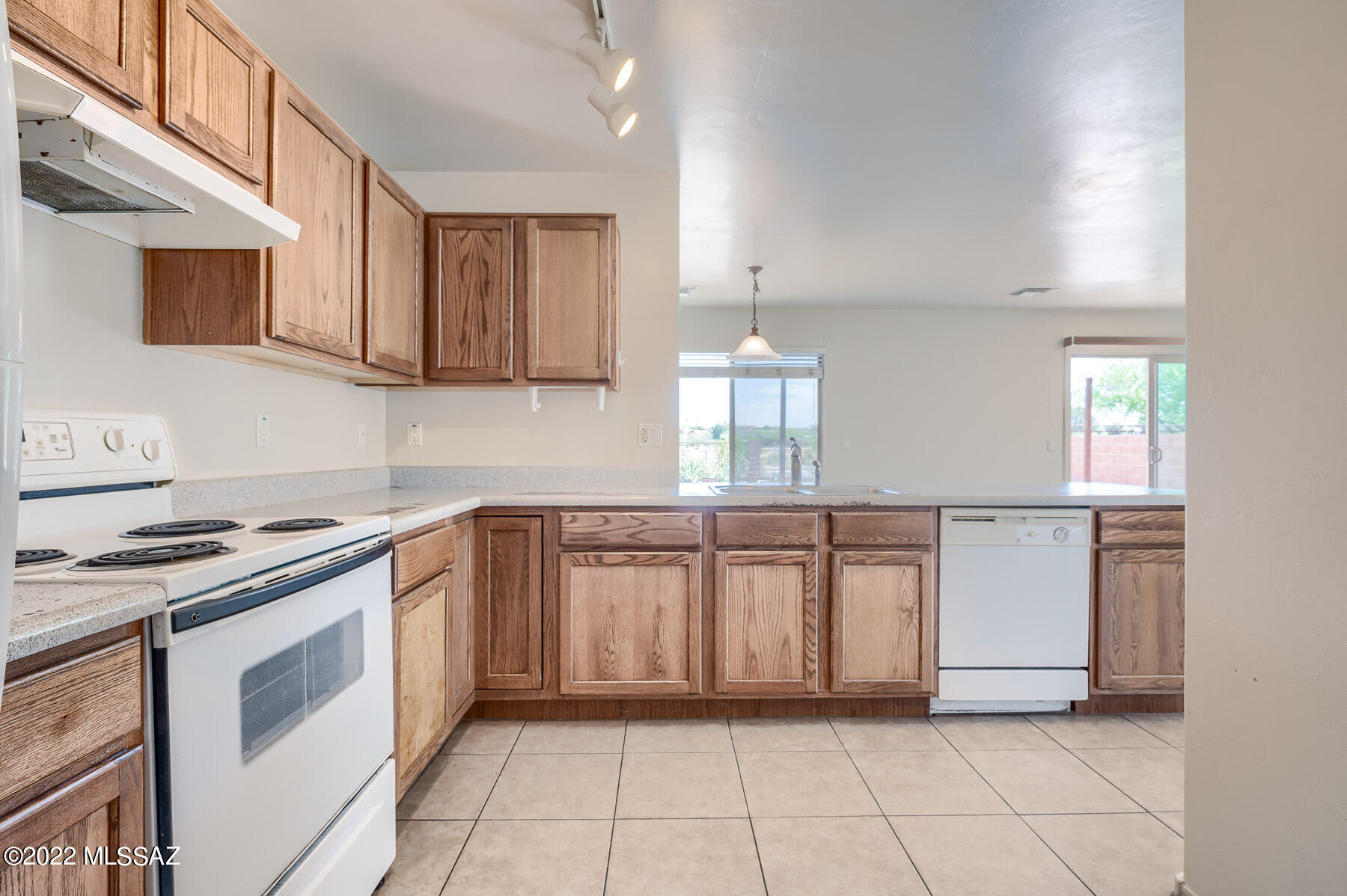 2907 S Pantano Edge Drive