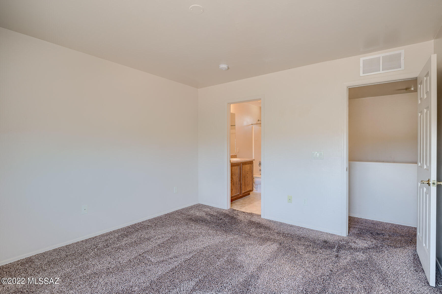 2907 S Pantano Edge Drive