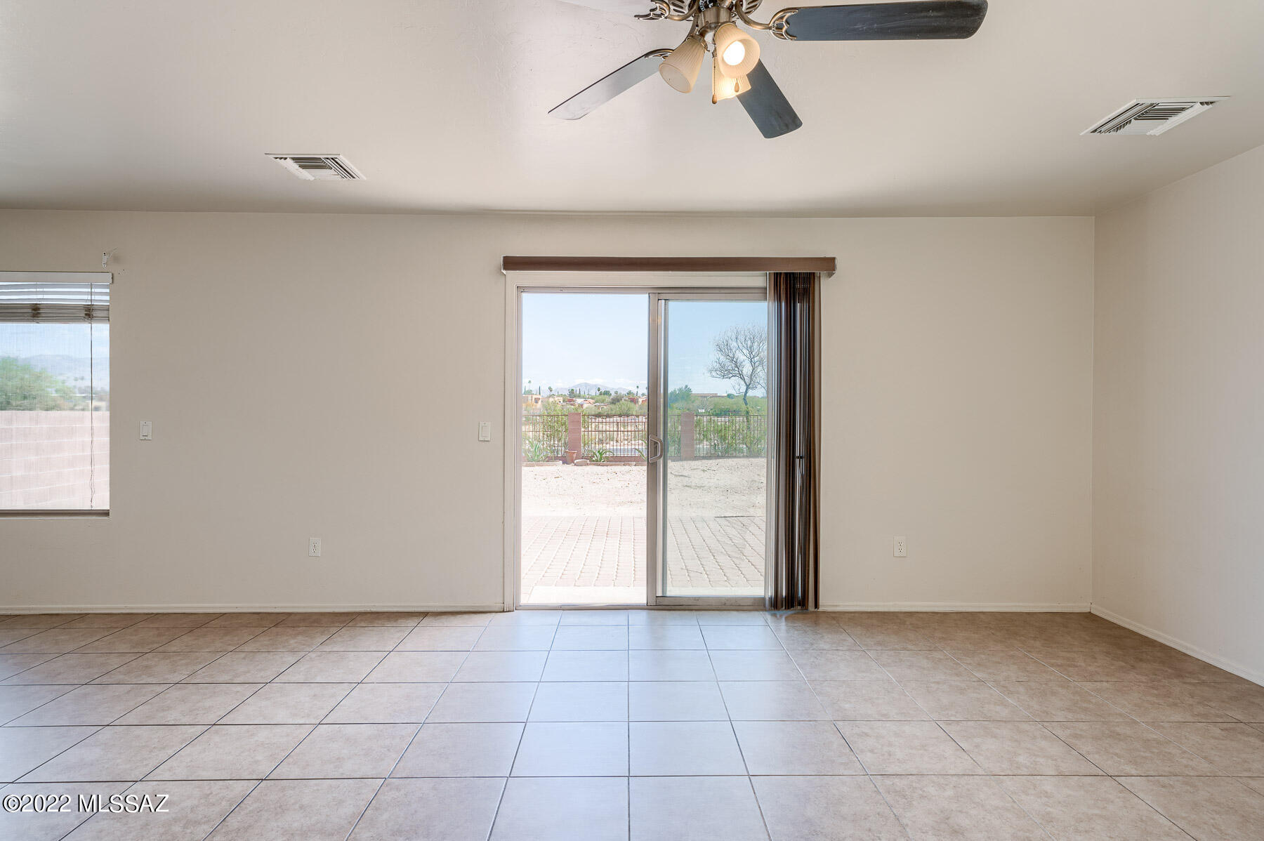 2907 S Pantano Edge Drive