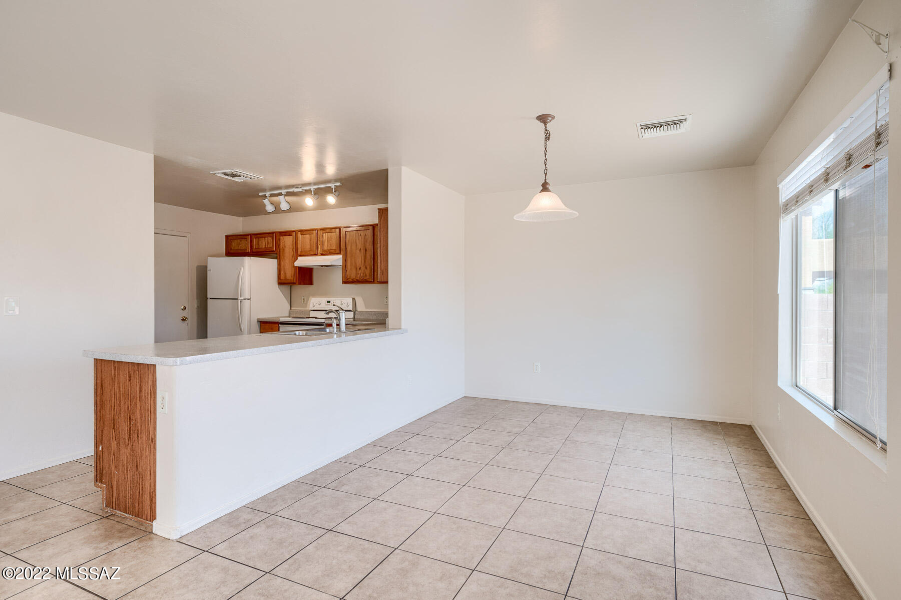 2907 S Pantano Edge Drive