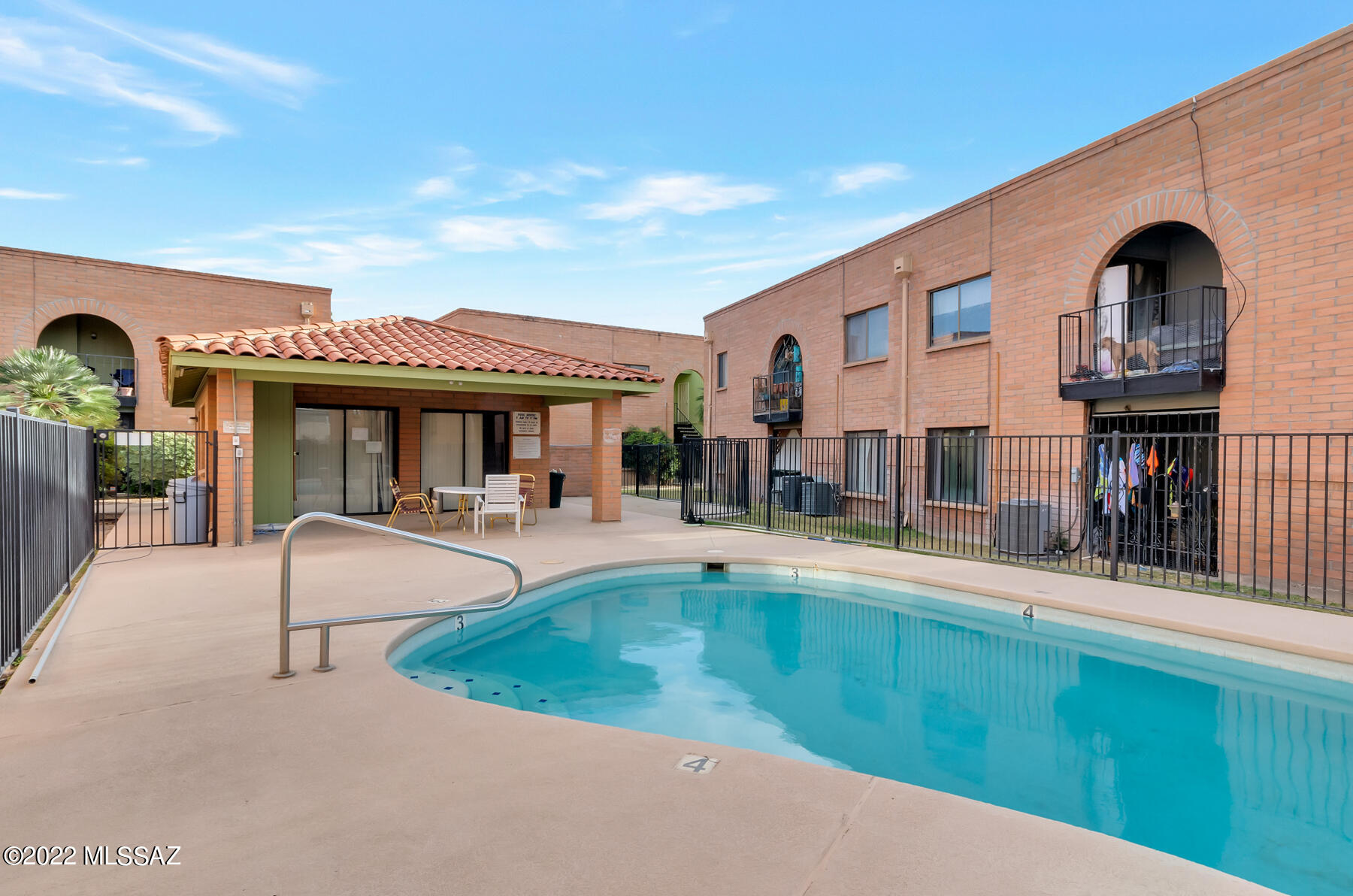 1530 S Columbus Boulevard Unit: 5