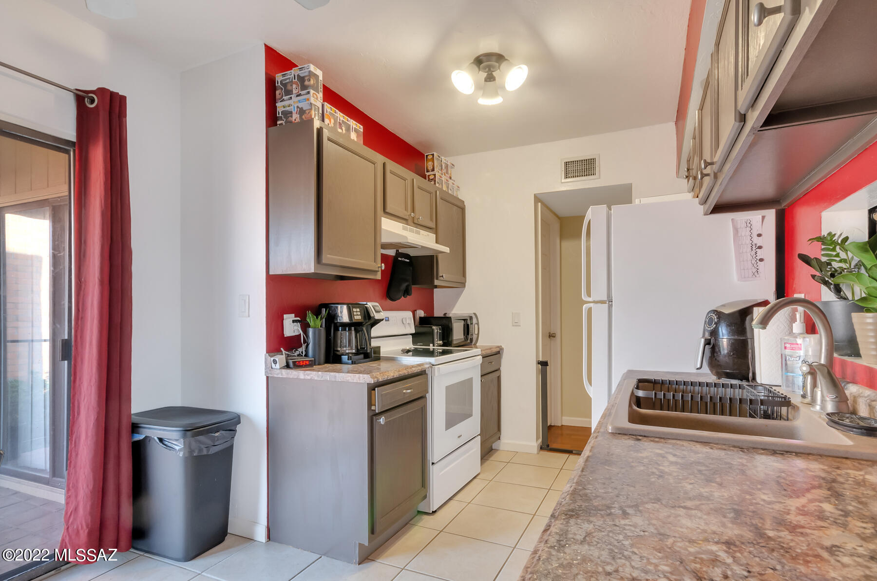 1530 S Columbus Boulevard Unit: 5