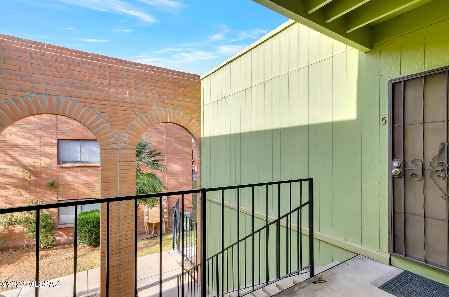 1530 S Columbus Boulevard Unit: 5