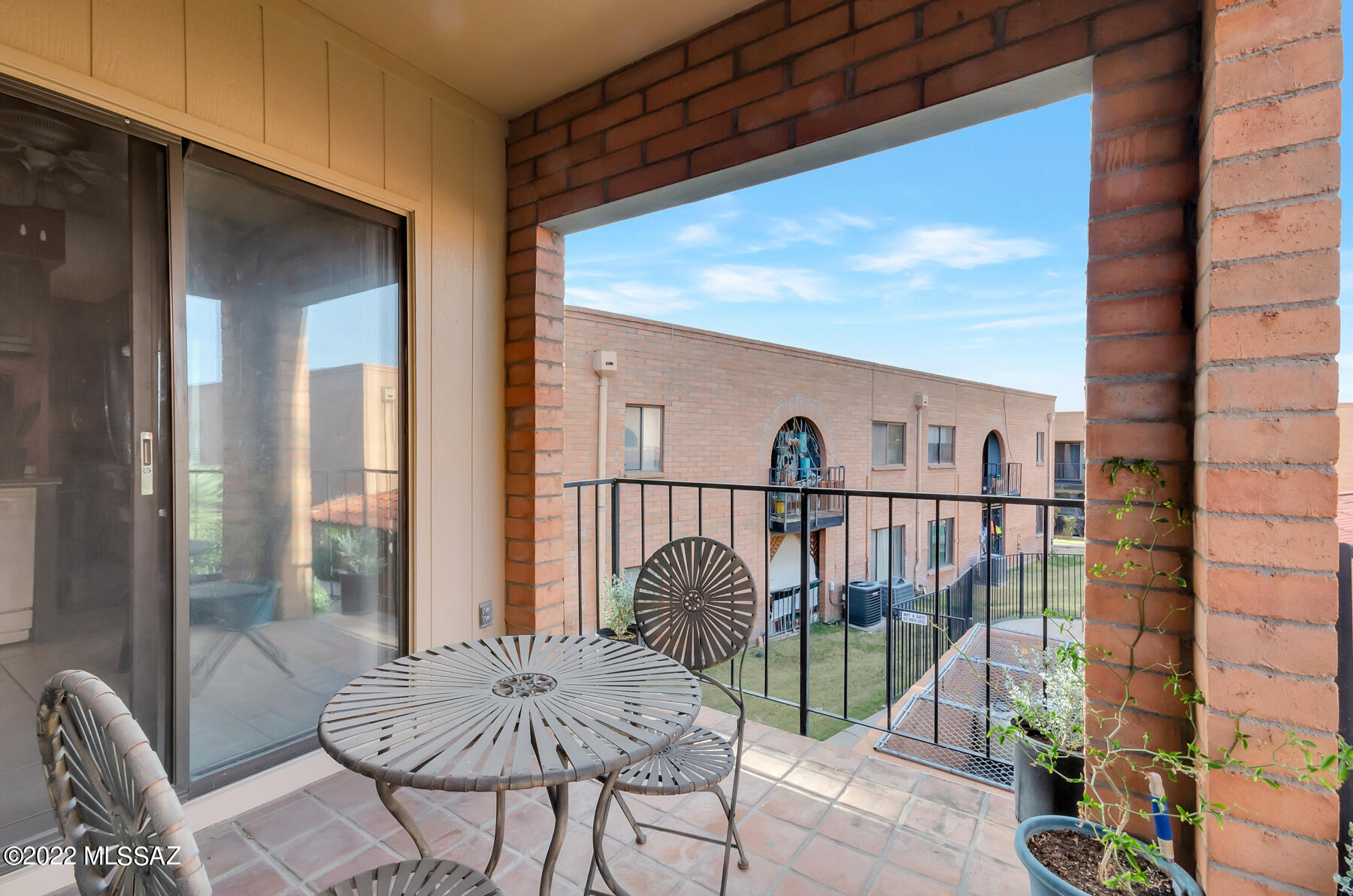 1530 S Columbus Boulevard Unit: 5