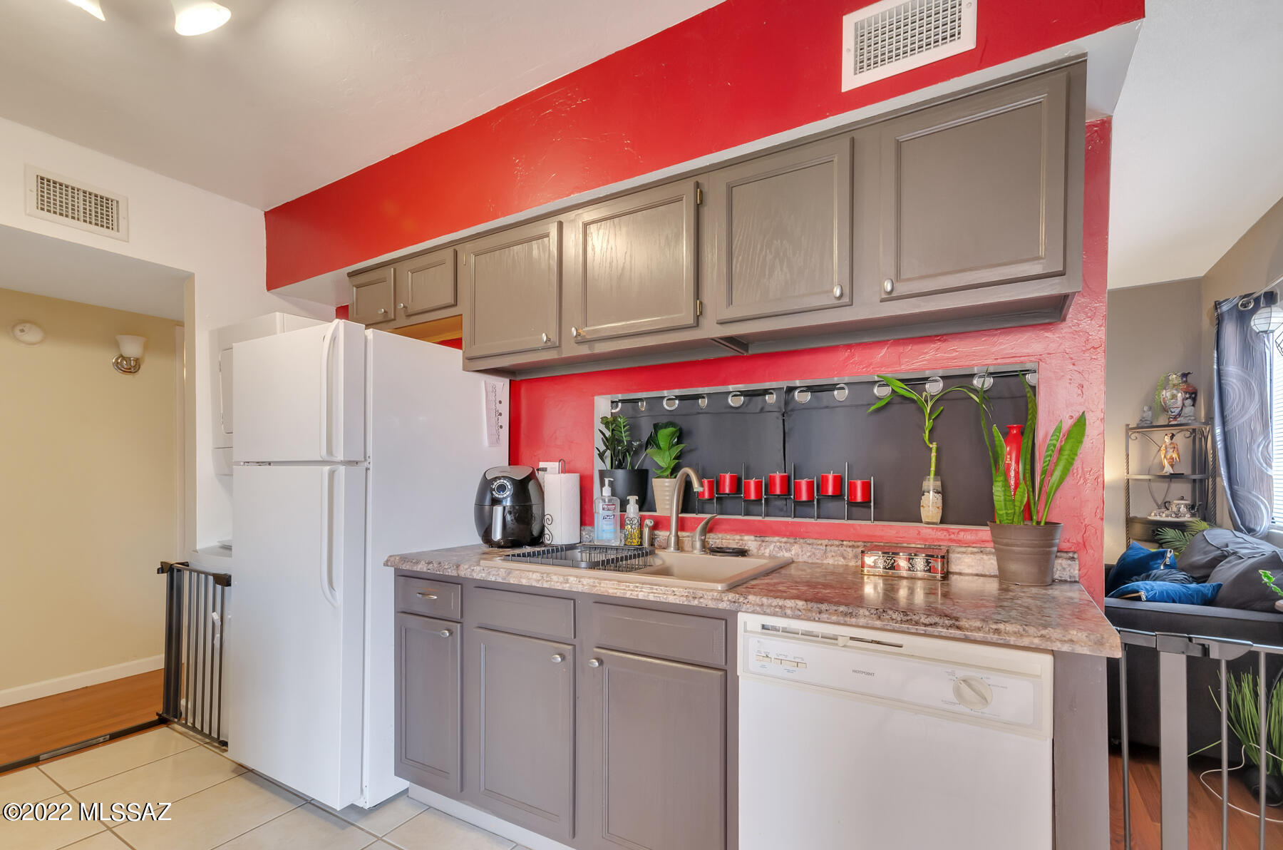 1530 S Columbus Boulevard Unit: 5