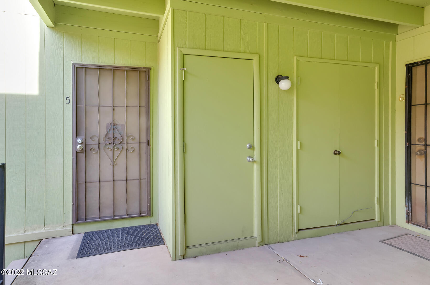 1530 S Columbus Boulevard Unit: 5