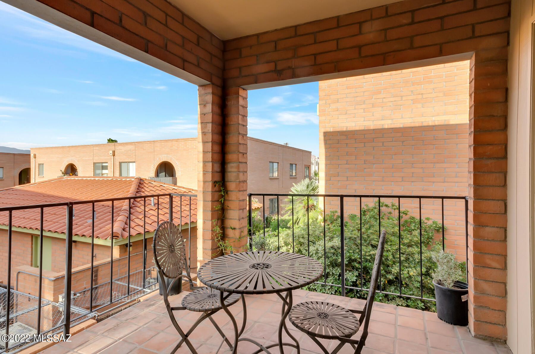 1530 S Columbus Boulevard Unit: 5