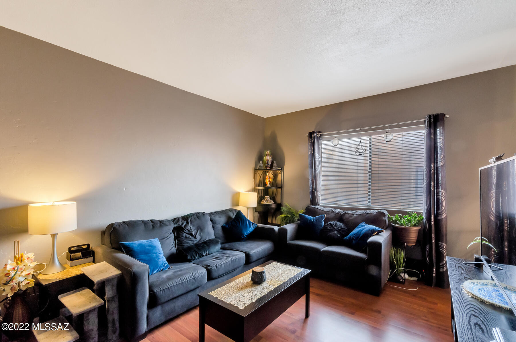 1530 S Columbus Boulevard Unit: 5