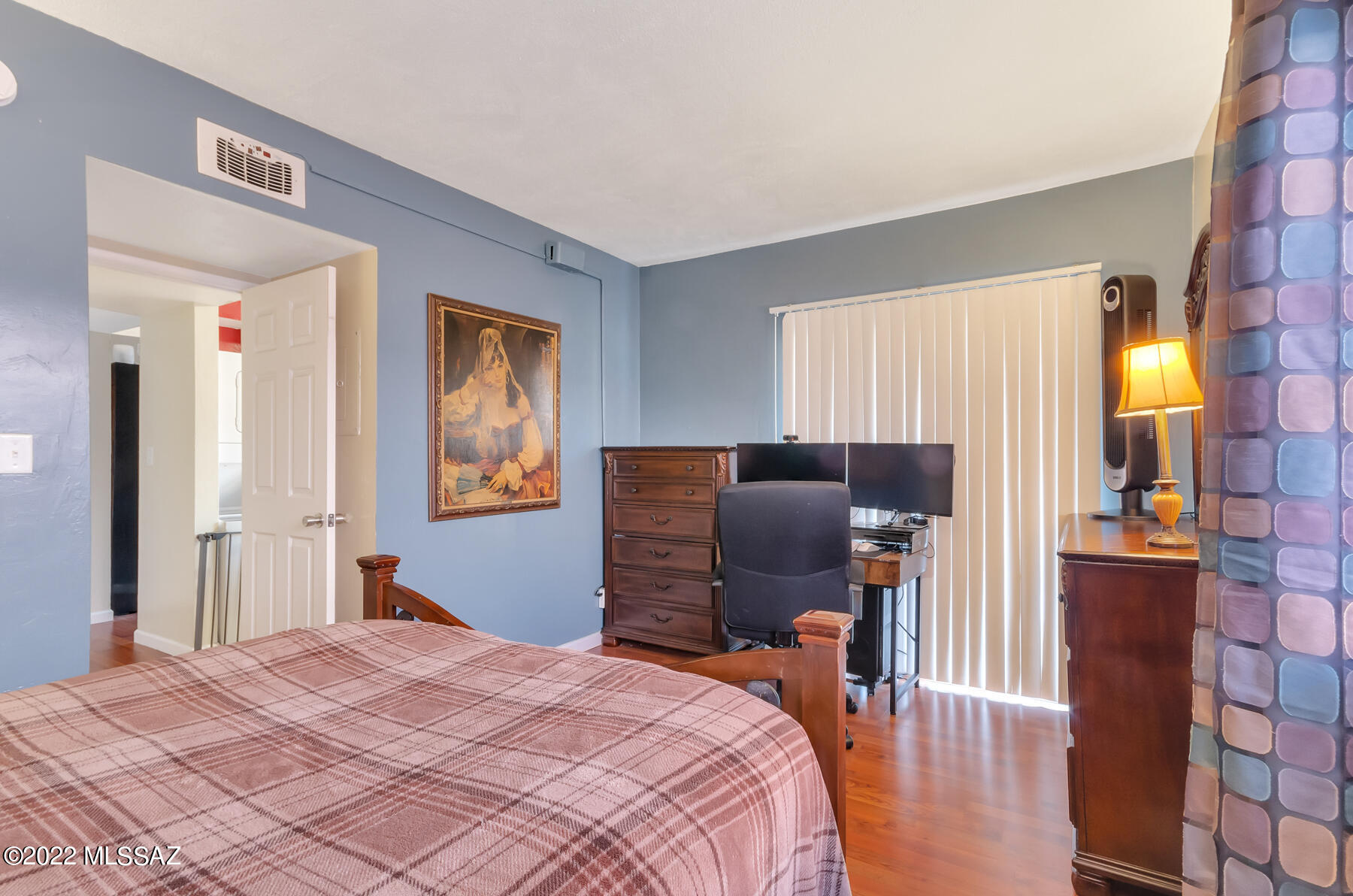 1530 S Columbus Boulevard Unit: 5