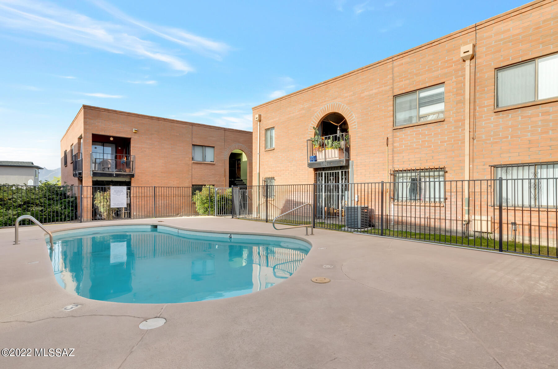 1530 S Columbus Boulevard Unit: 5