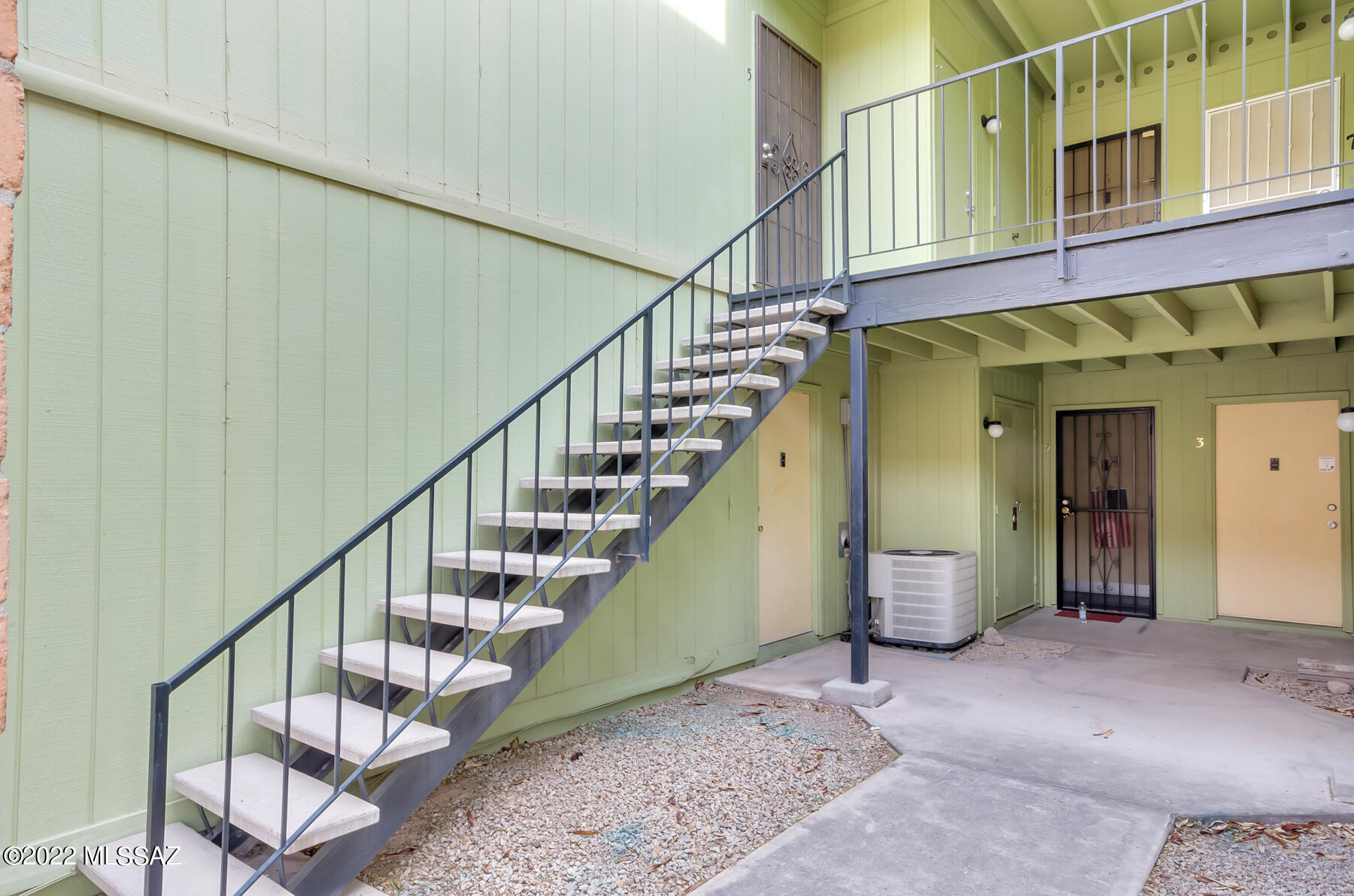 1530 S Columbus Boulevard Unit: 5