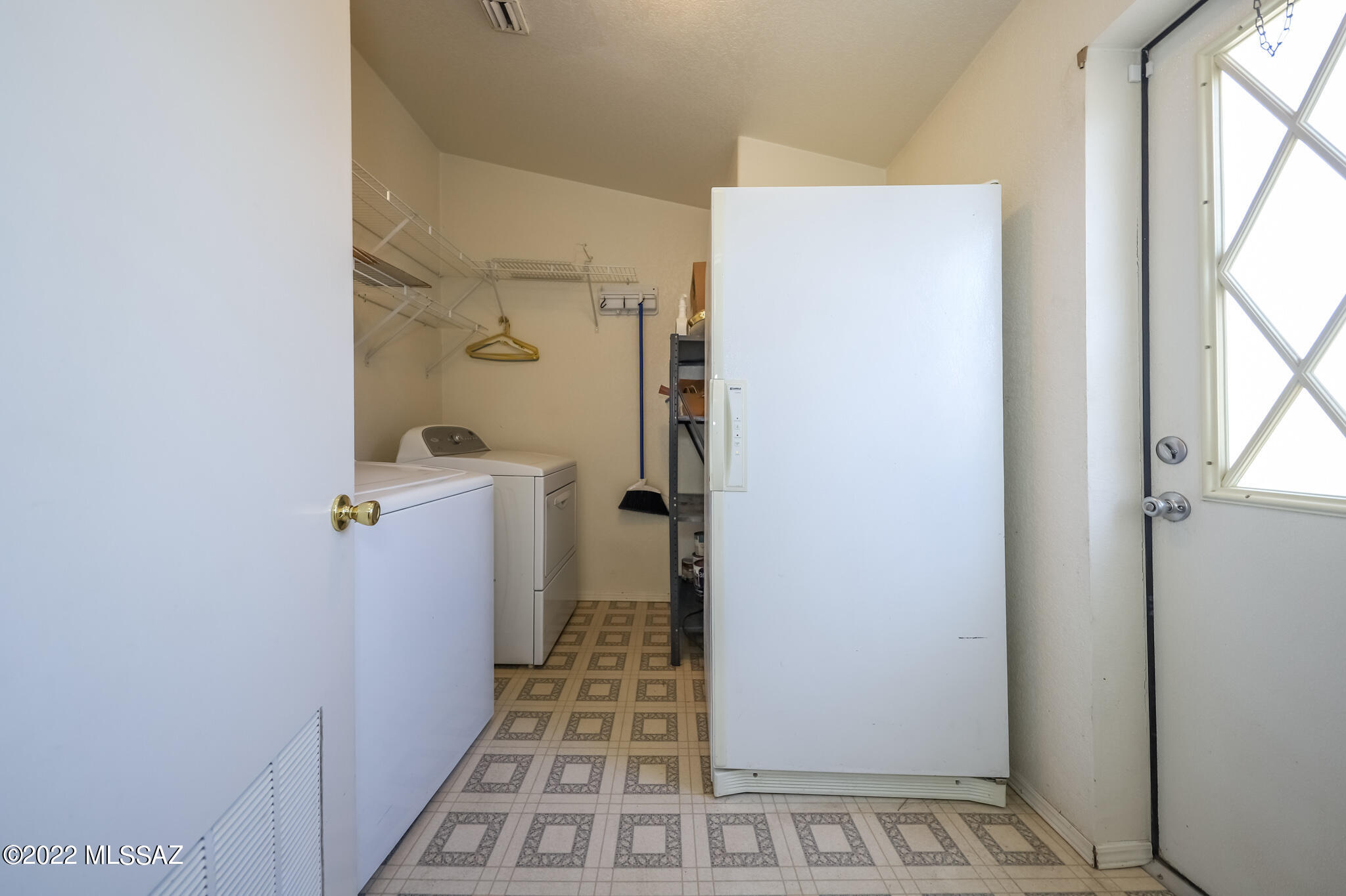 4939 N River Valley Loop