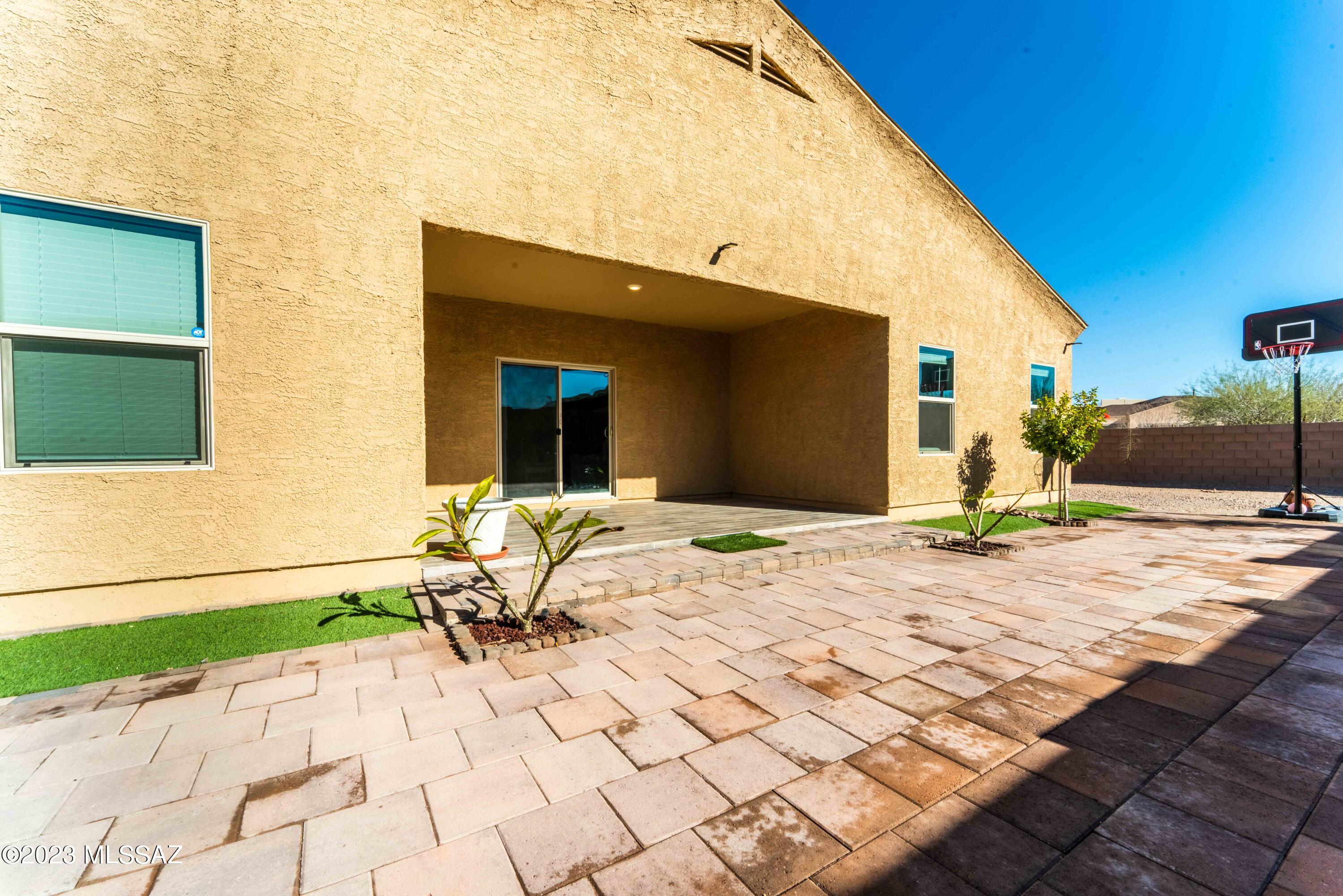 2768 E Calle Joya de Ventura