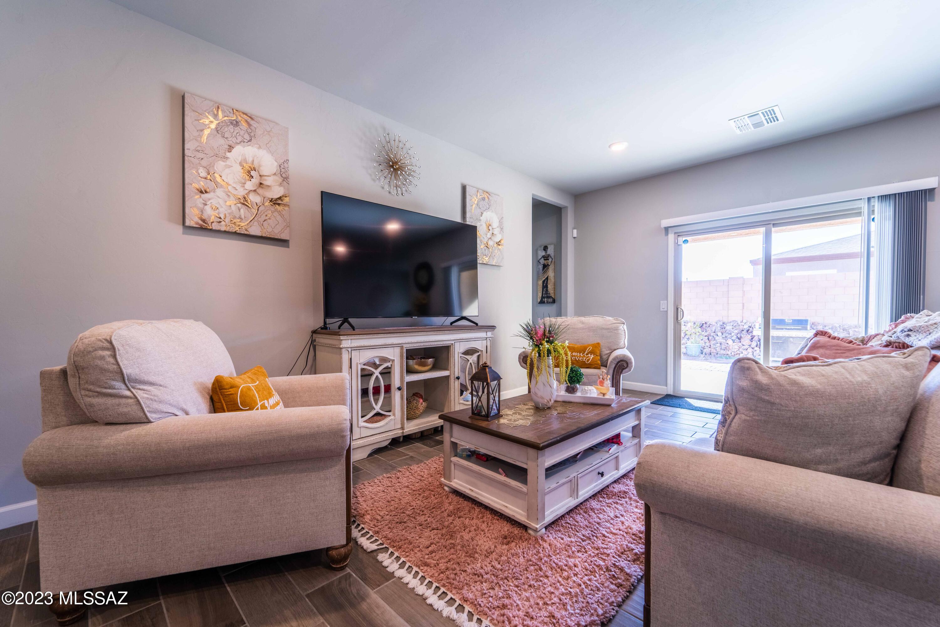 2768 E Calle Joya de Ventura