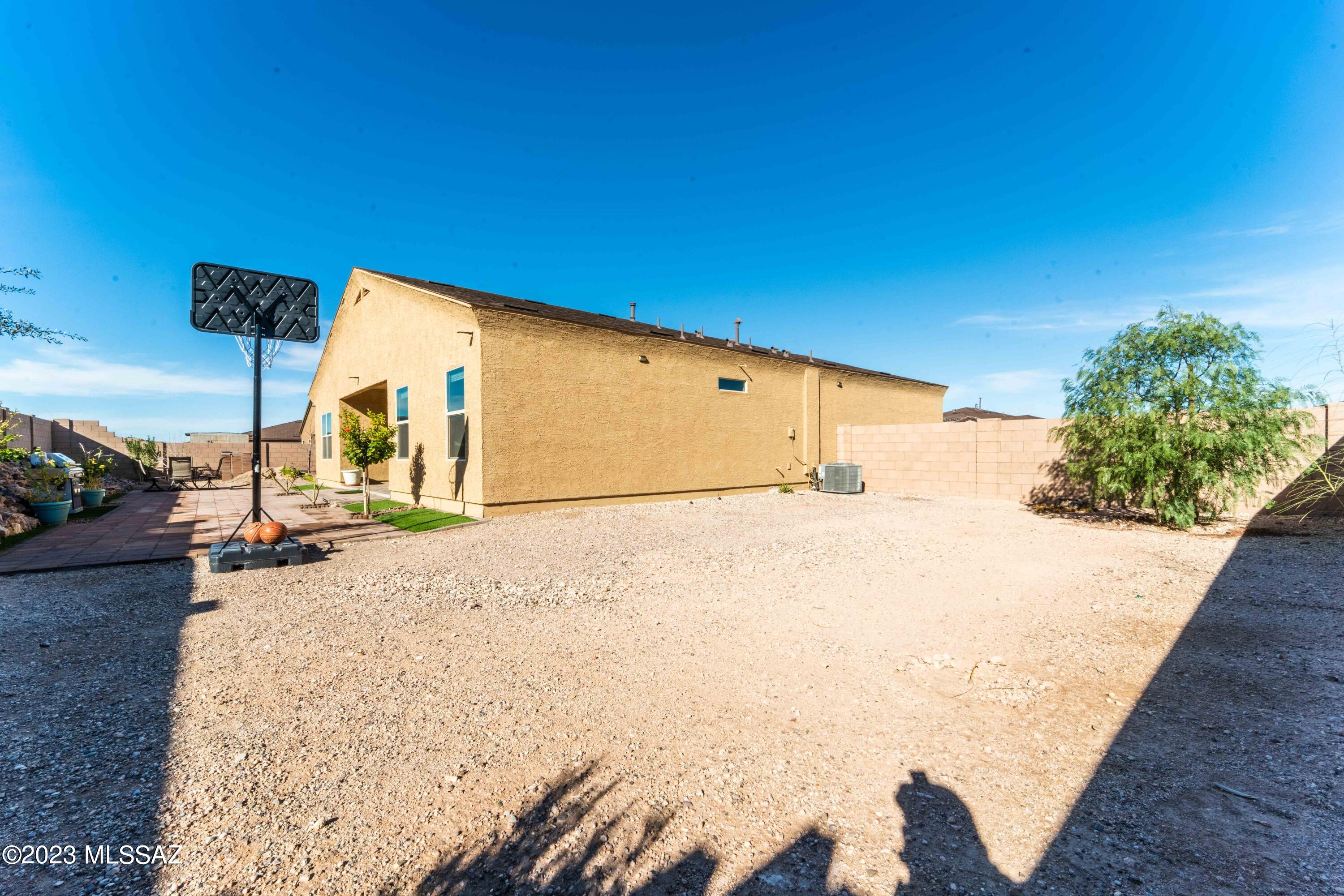 2768 E Calle Joya de Ventura