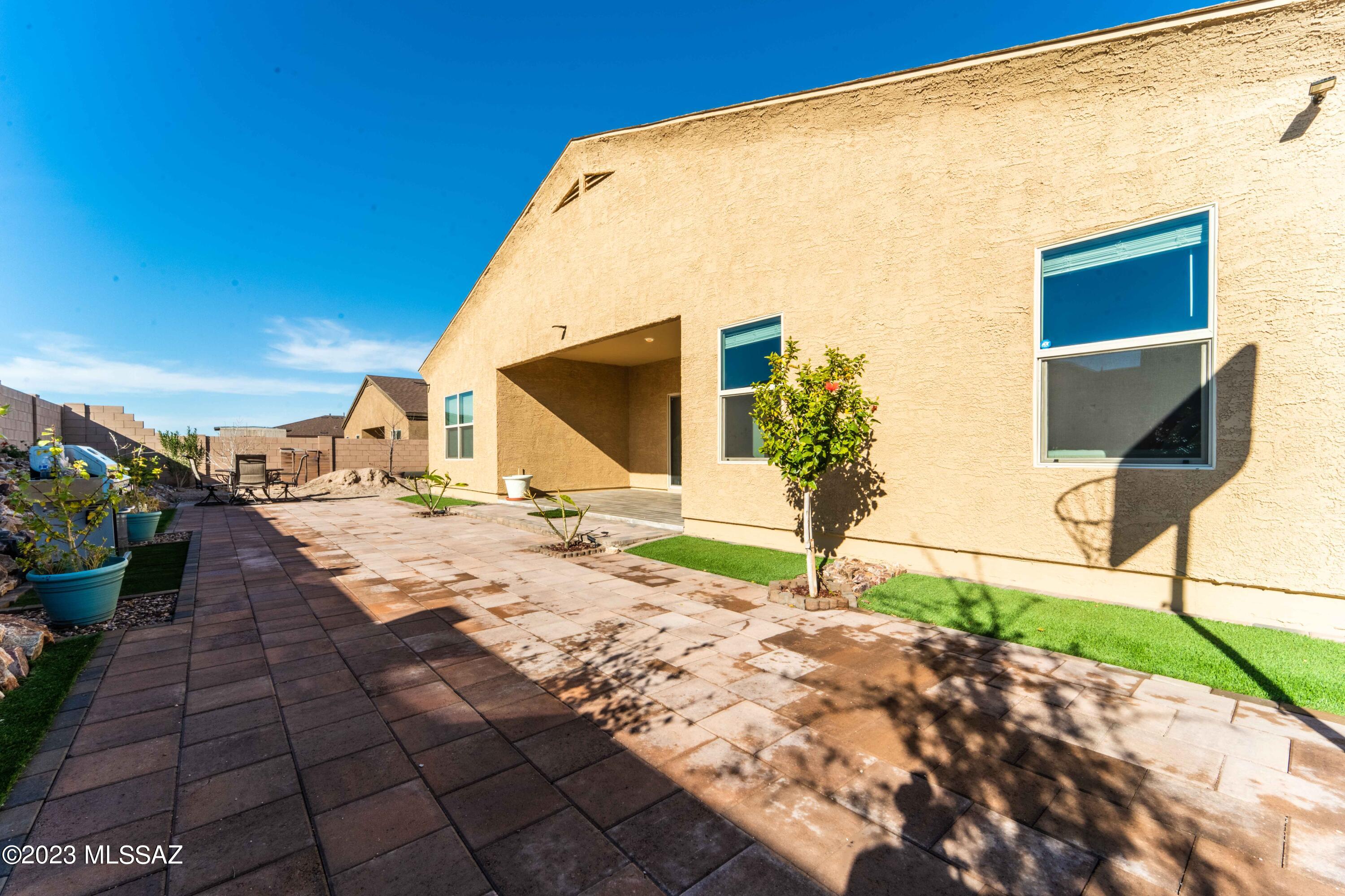 2768 E Calle Joya de Ventura