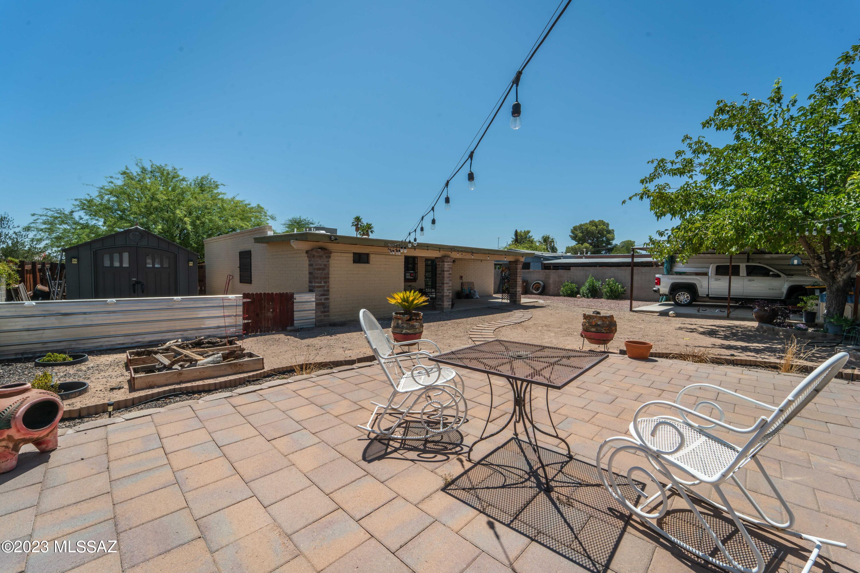 6412 S Neblina Place