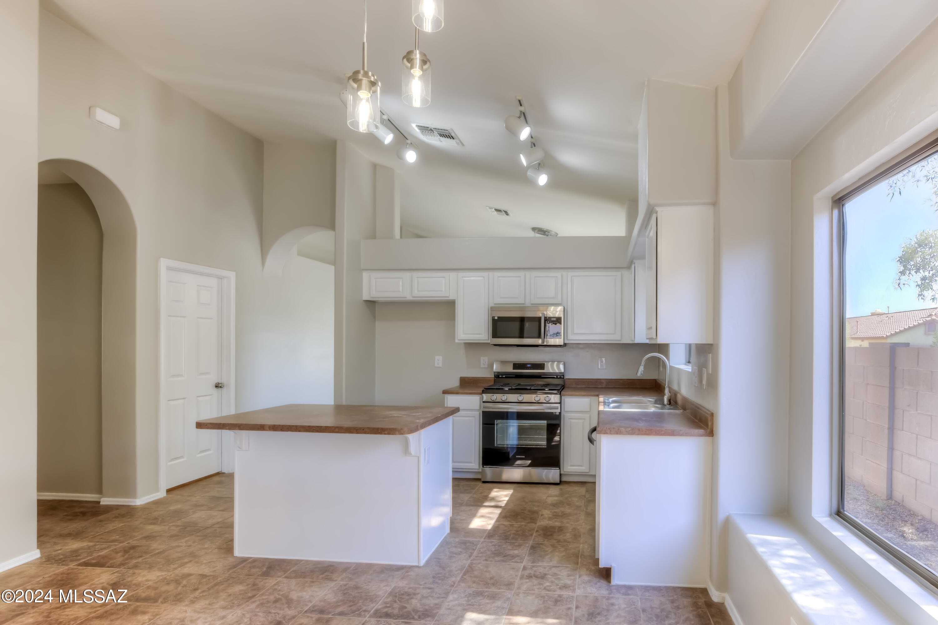 6135 W Sandburg Court