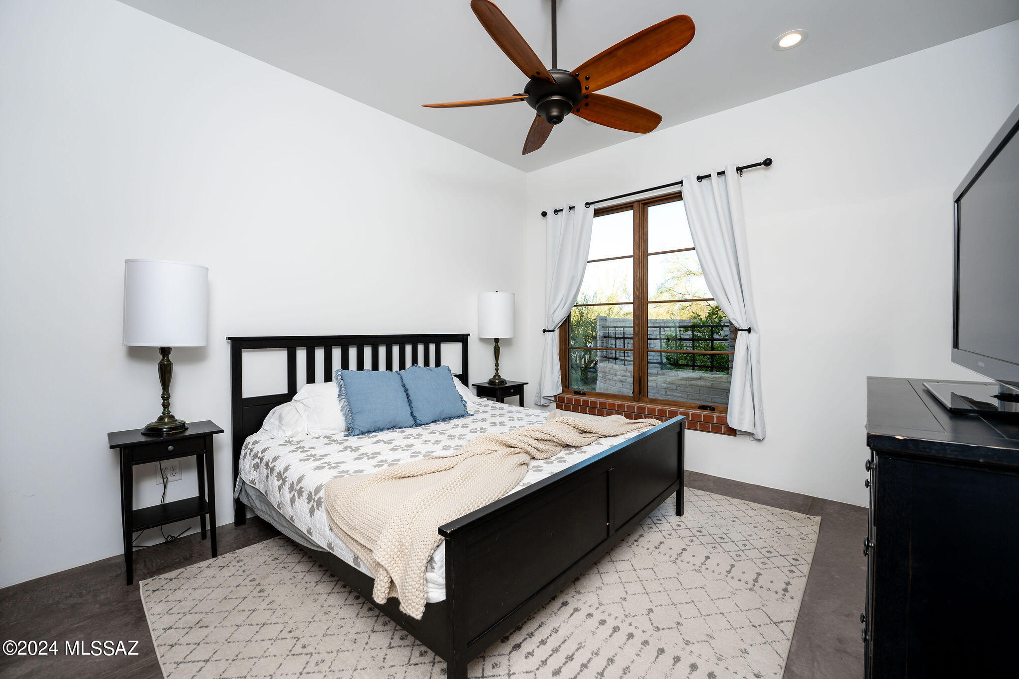 4114 W Adobe Ranch Place