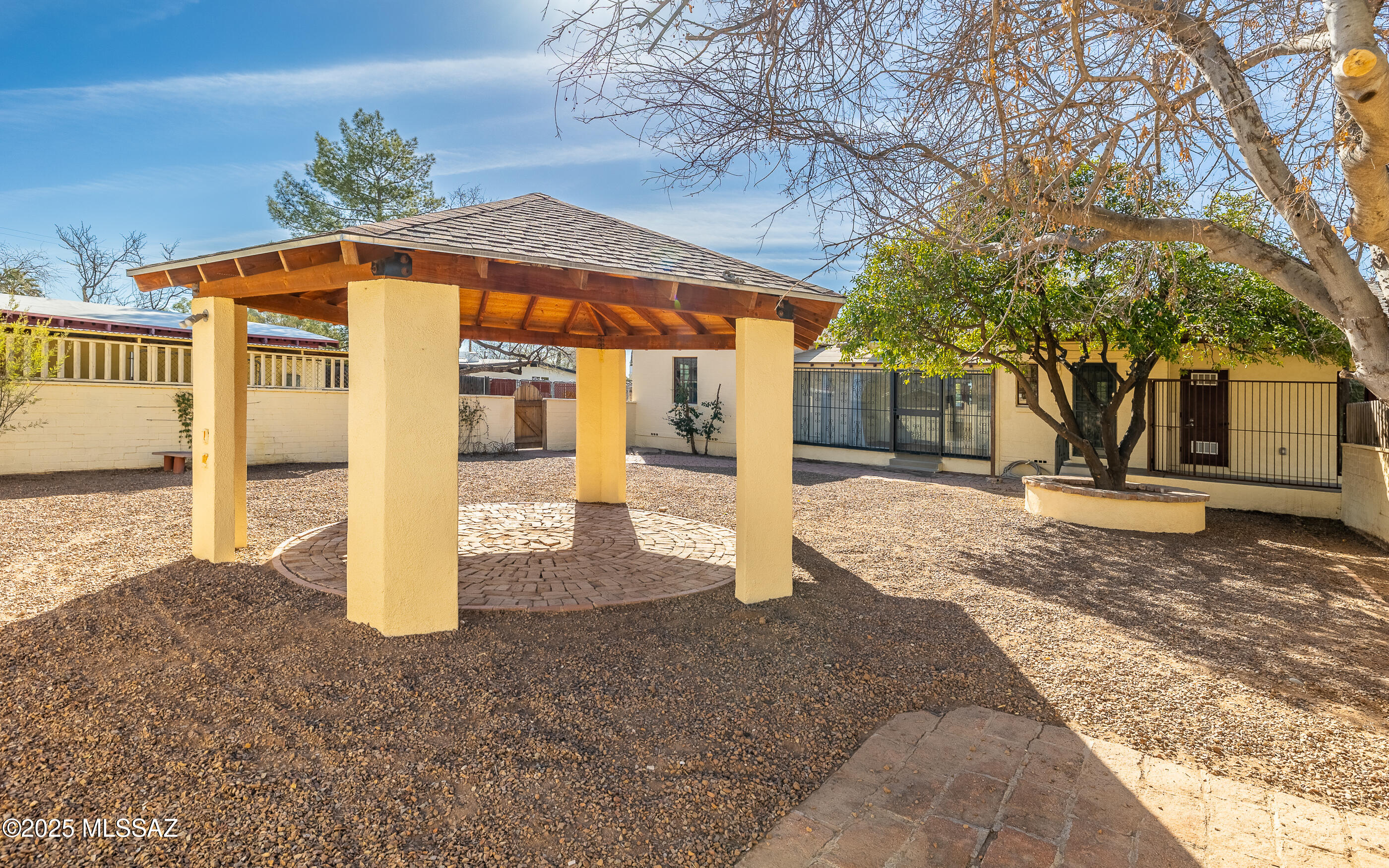 4049 E Camino de La Colina