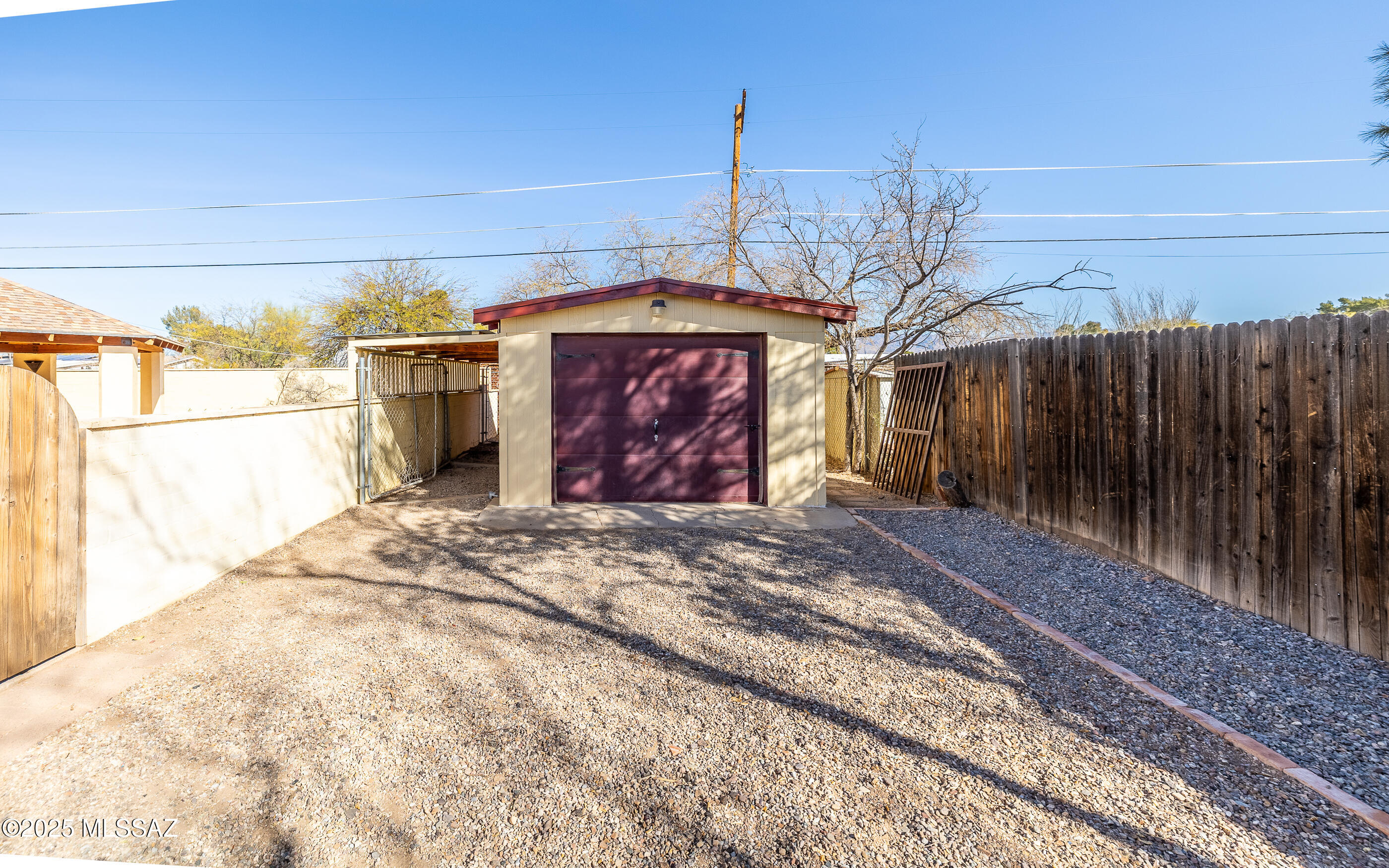 4049 E Camino de La Colina