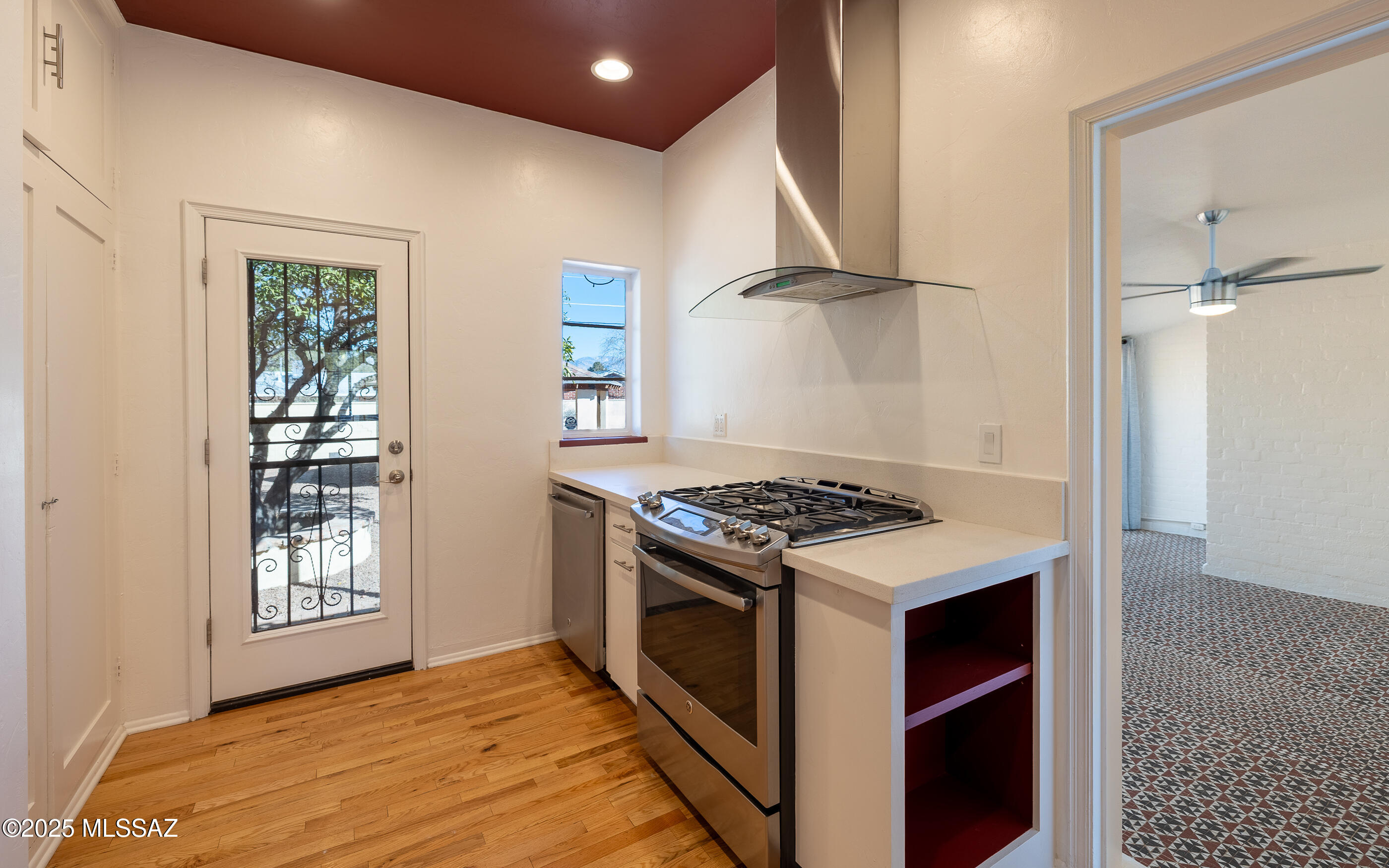 4049 E Camino de La Colina