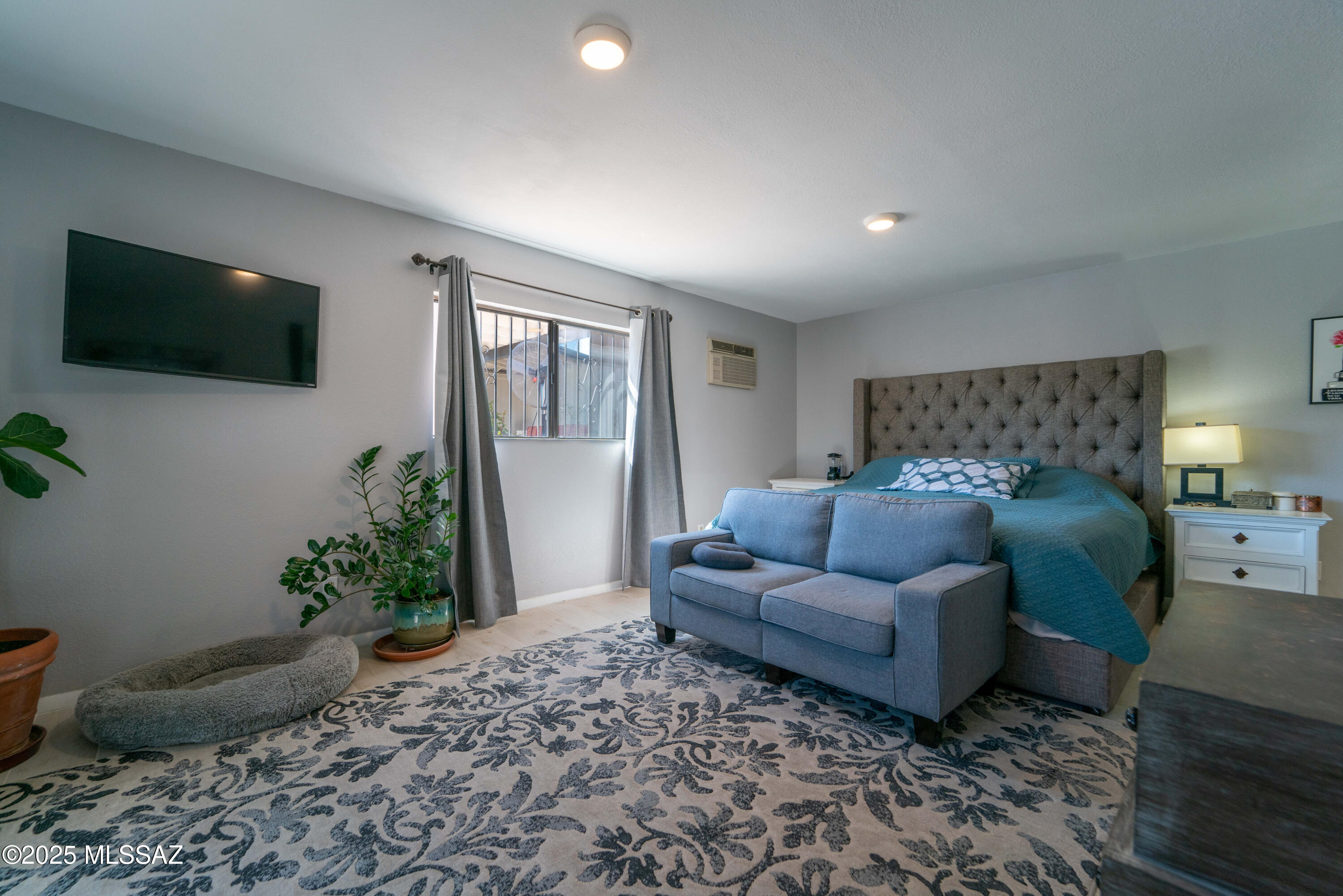 502 E Smoot Drive