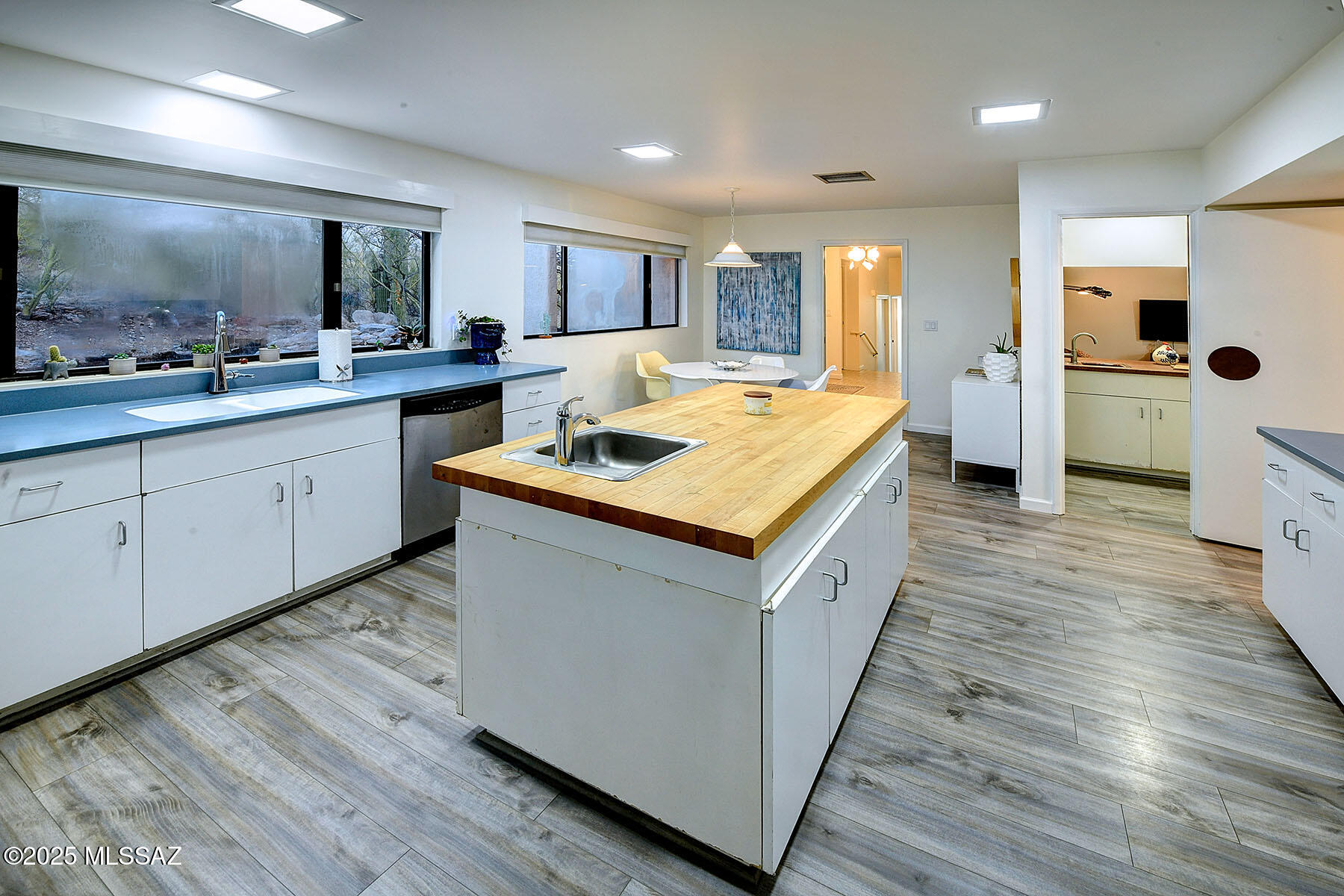 5717 E Paseo Cimarron