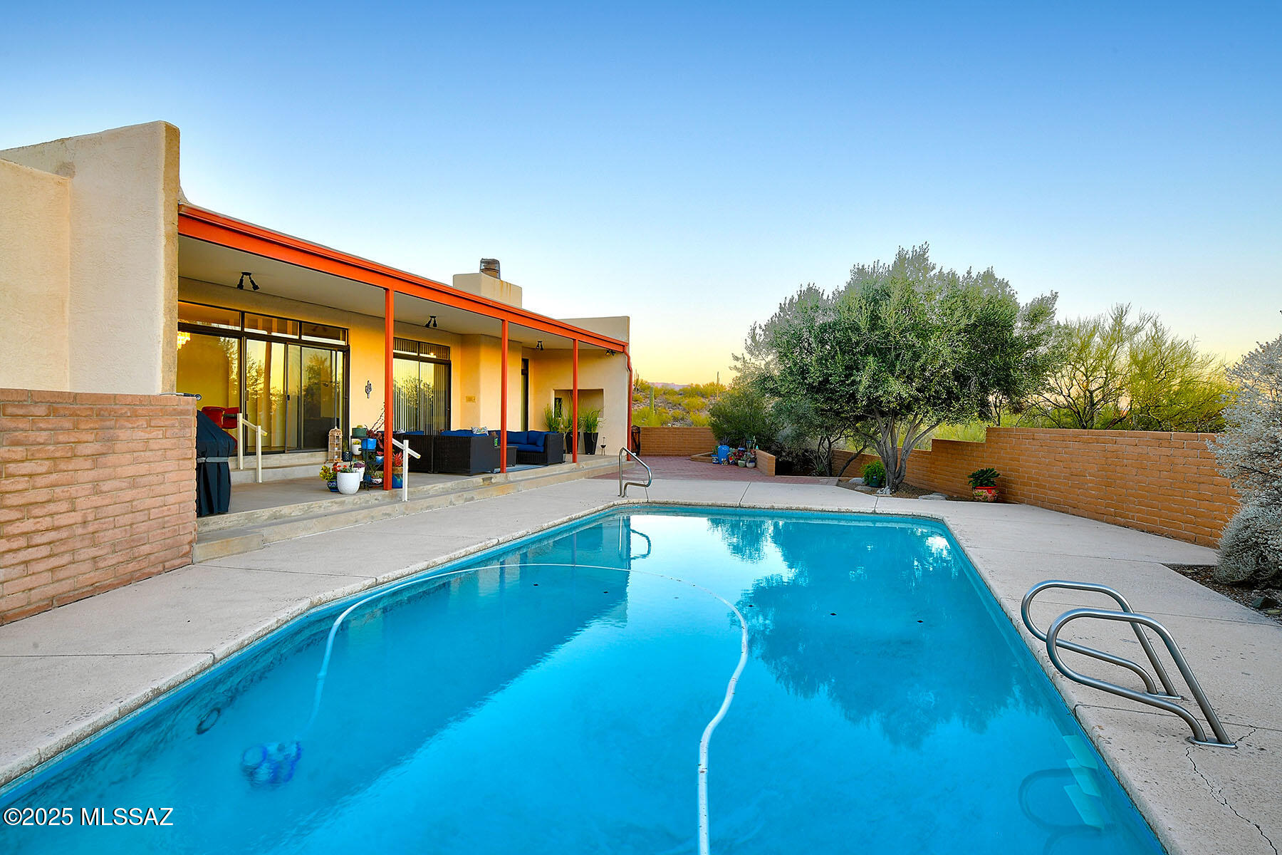 5717 E Paseo Cimarron