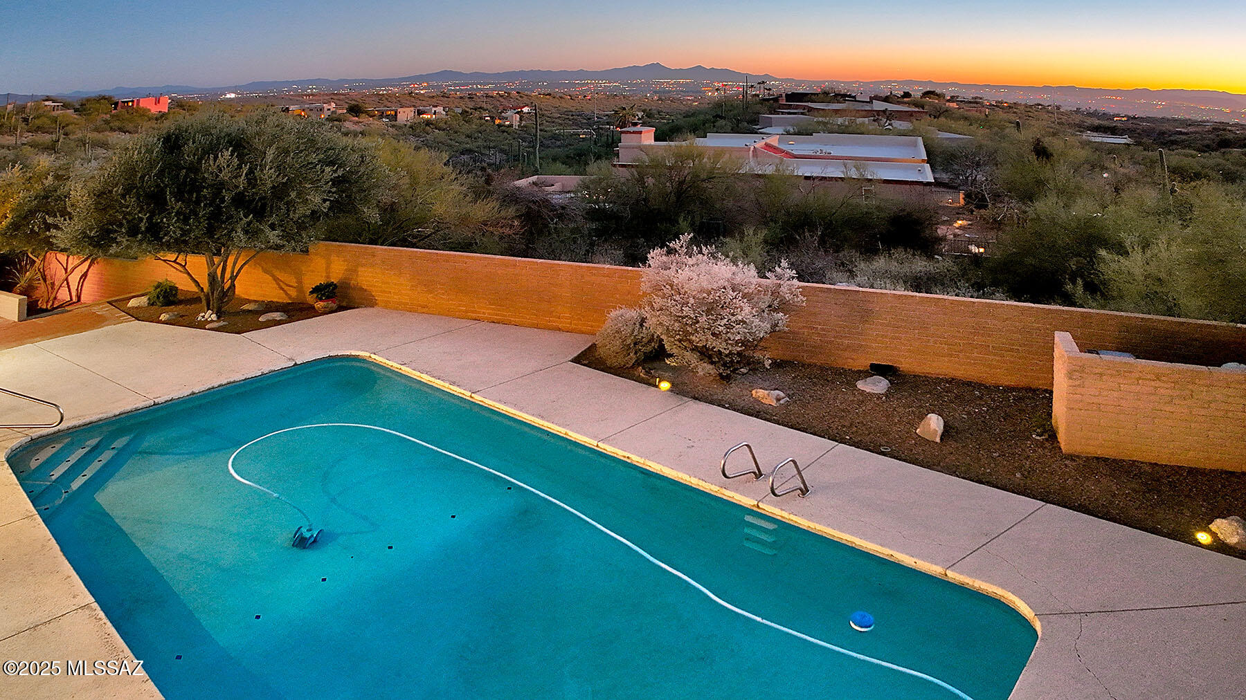 5717 E Paseo Cimarron