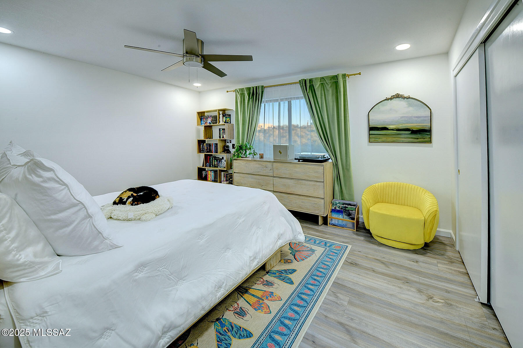 5717 E Paseo Cimarron