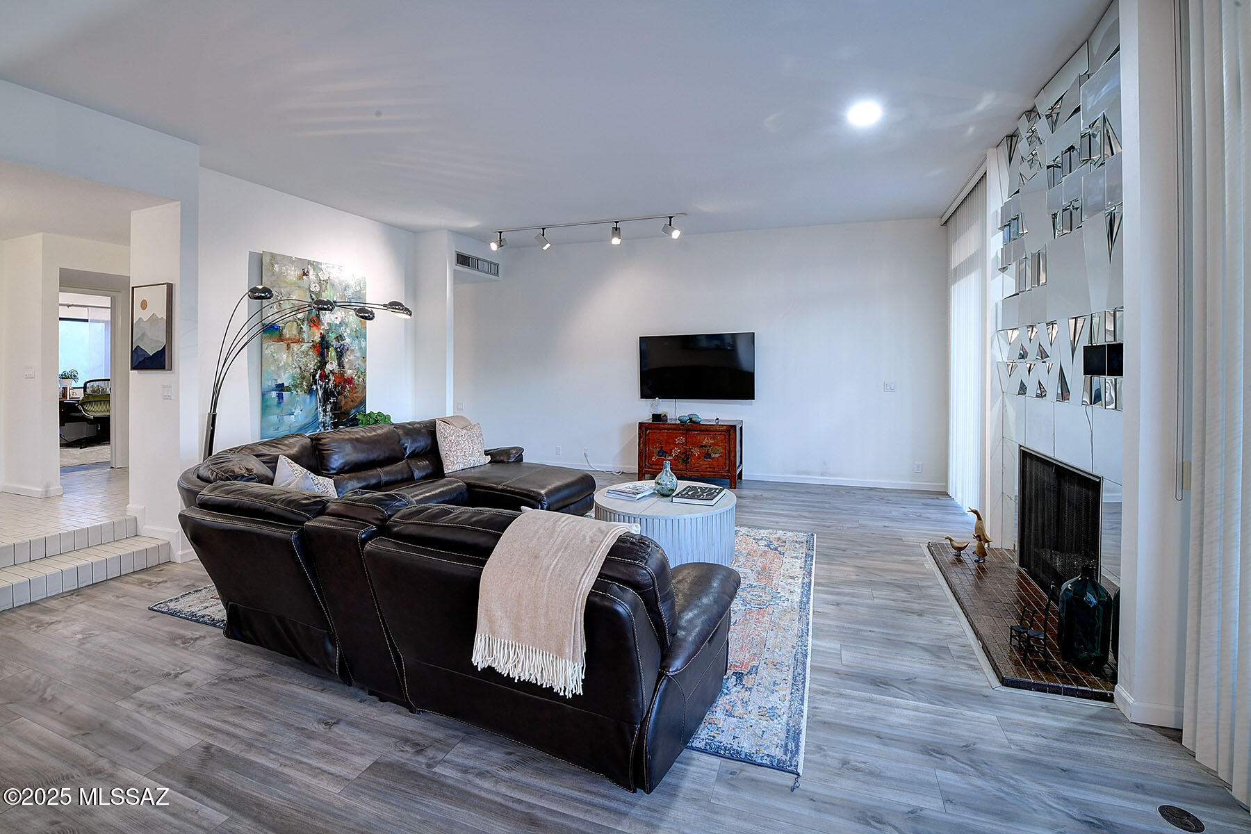 5717 E Paseo Cimarron