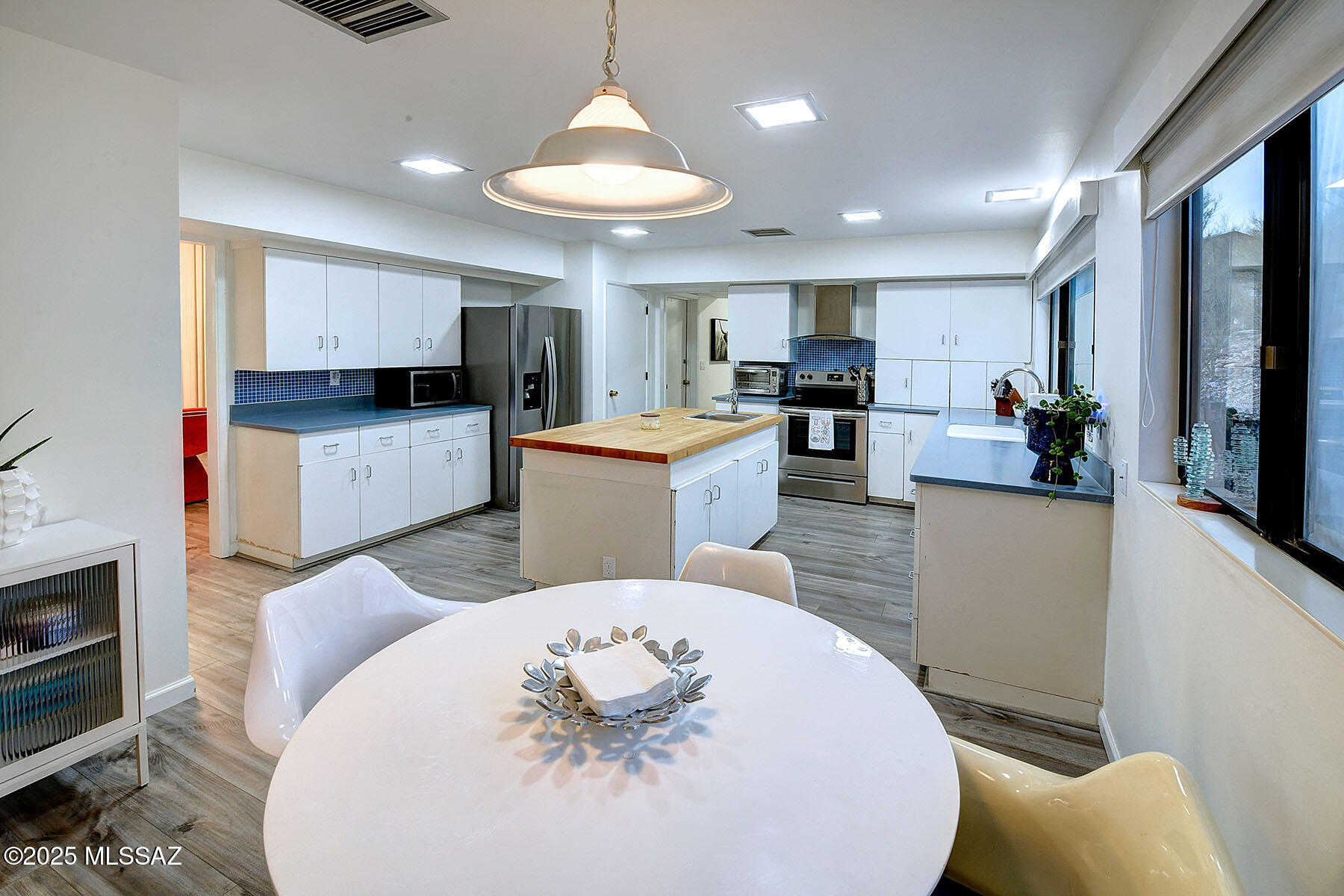 5717 E Paseo Cimarron
