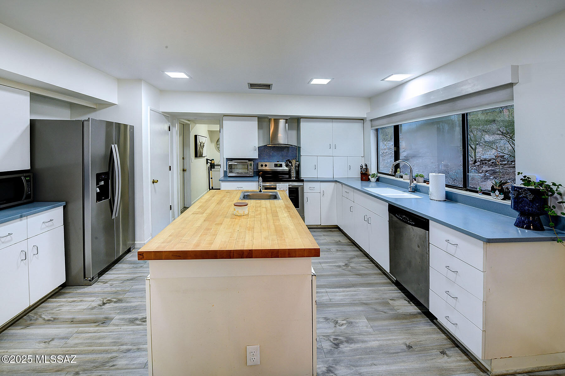 5717 E Paseo Cimarron