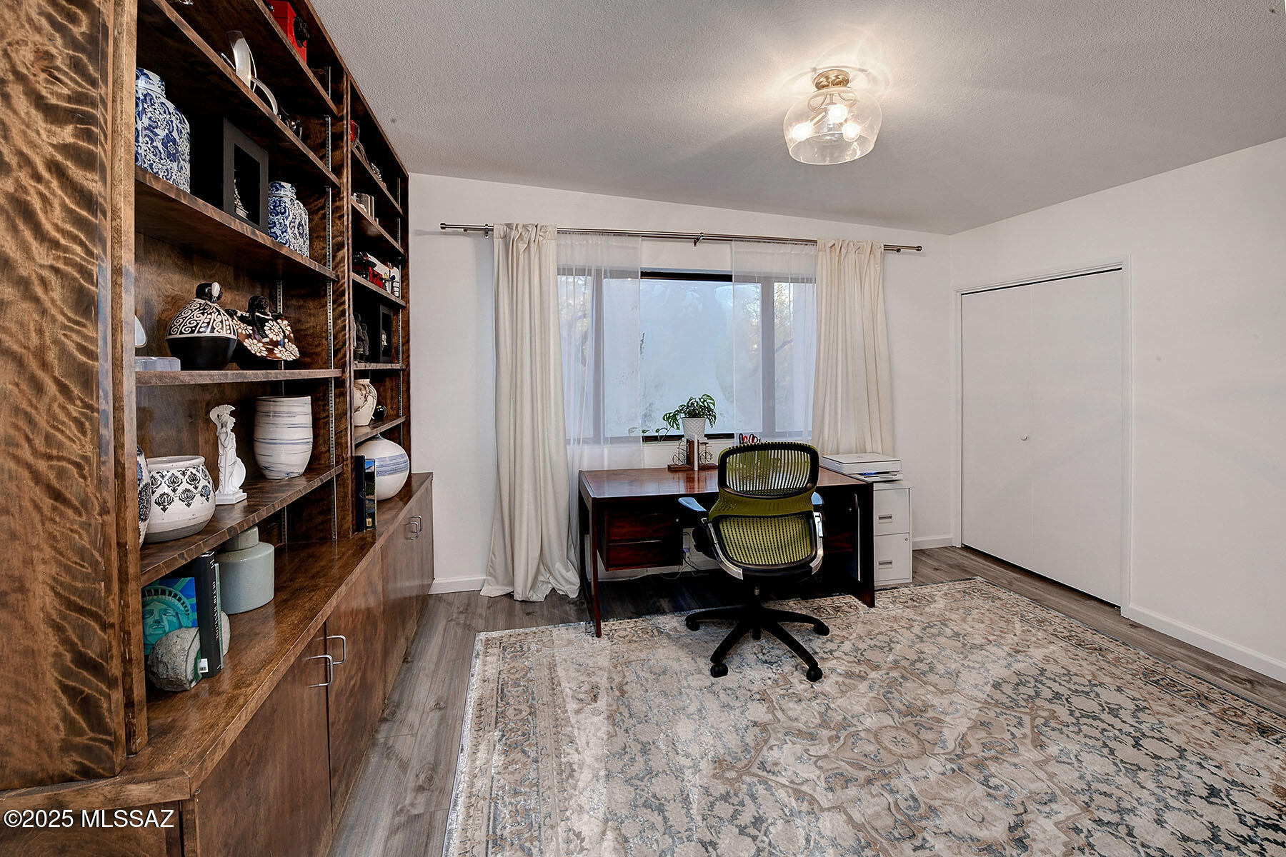 5717 E Paseo Cimarron